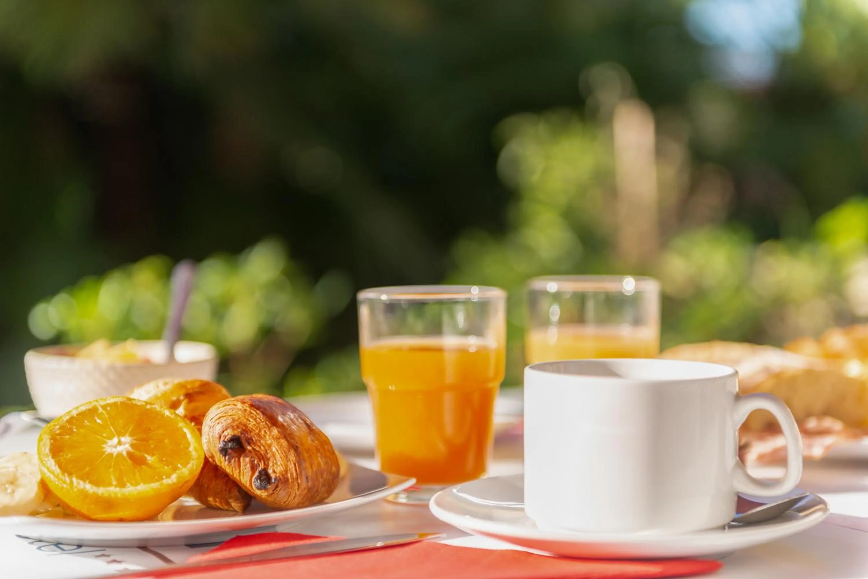 Buffet breakfast in Hôtel Bahia