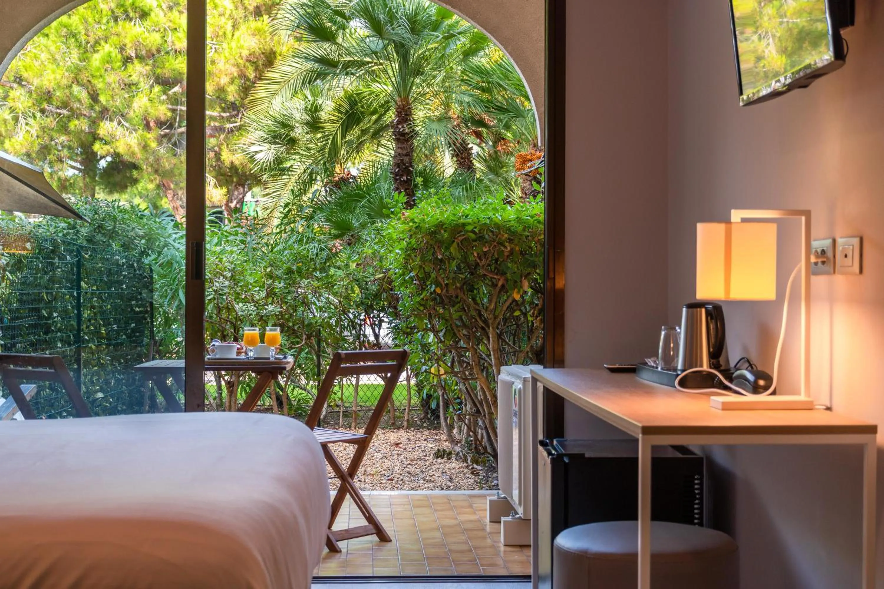 Garden, Bed in Hôtel Bahia
