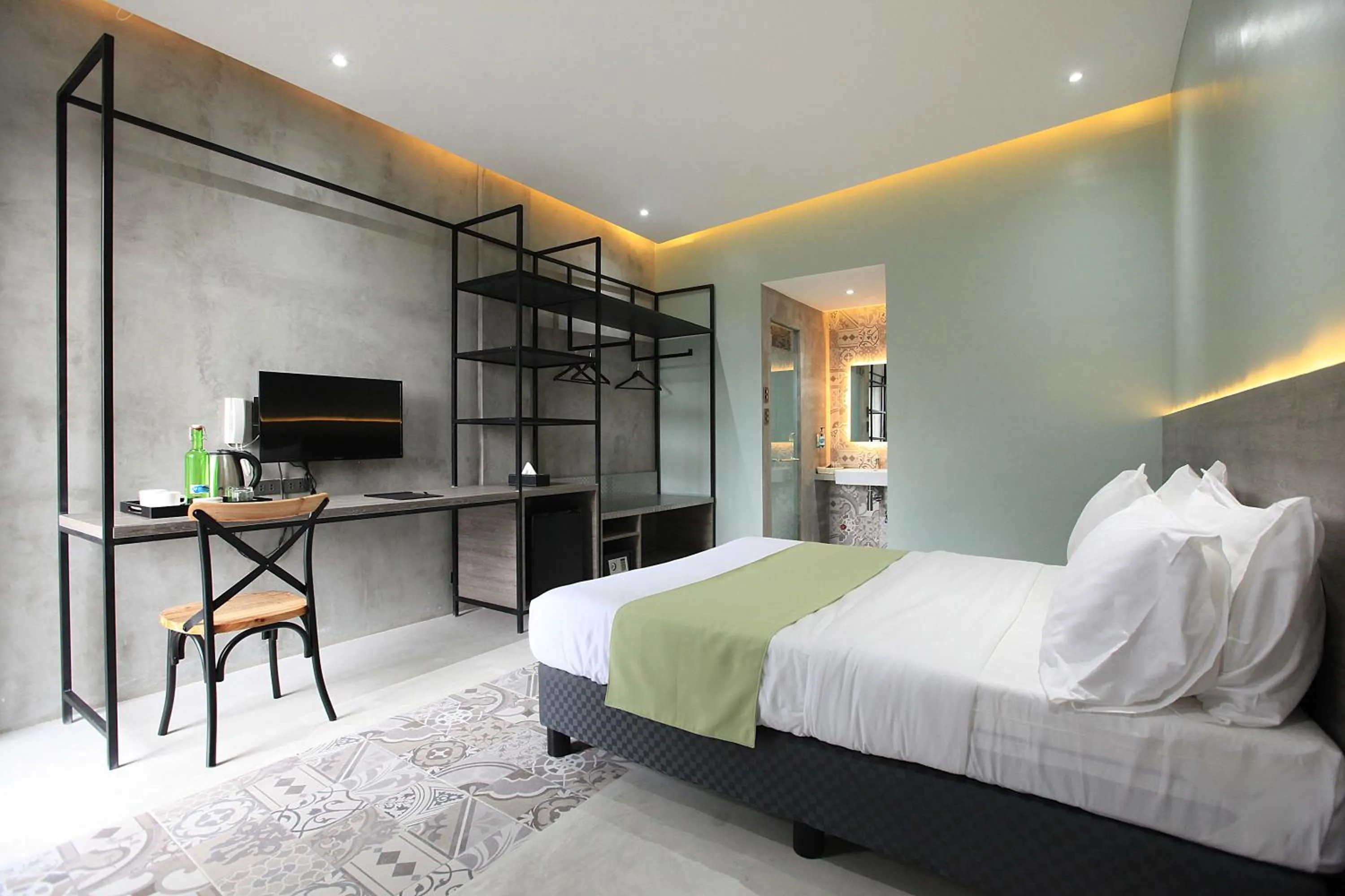 TV and multimedia, Bed in Zenvea Hotel