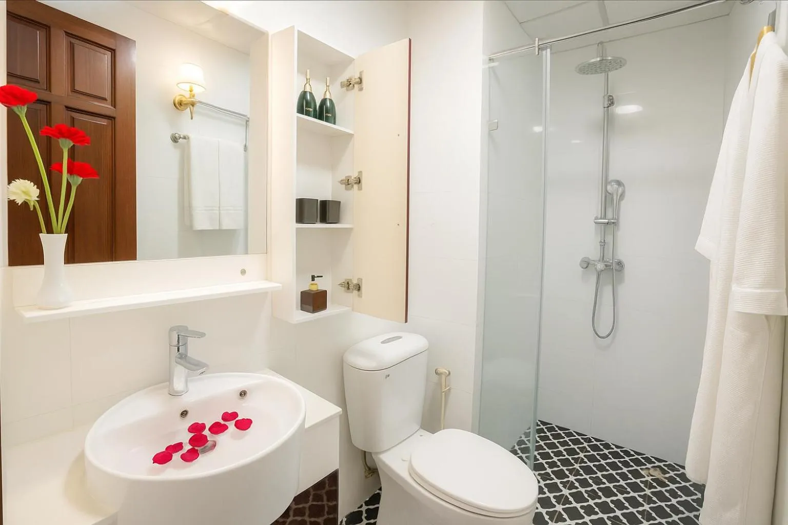 Shower in Hanoi Sena Hotel & Travel