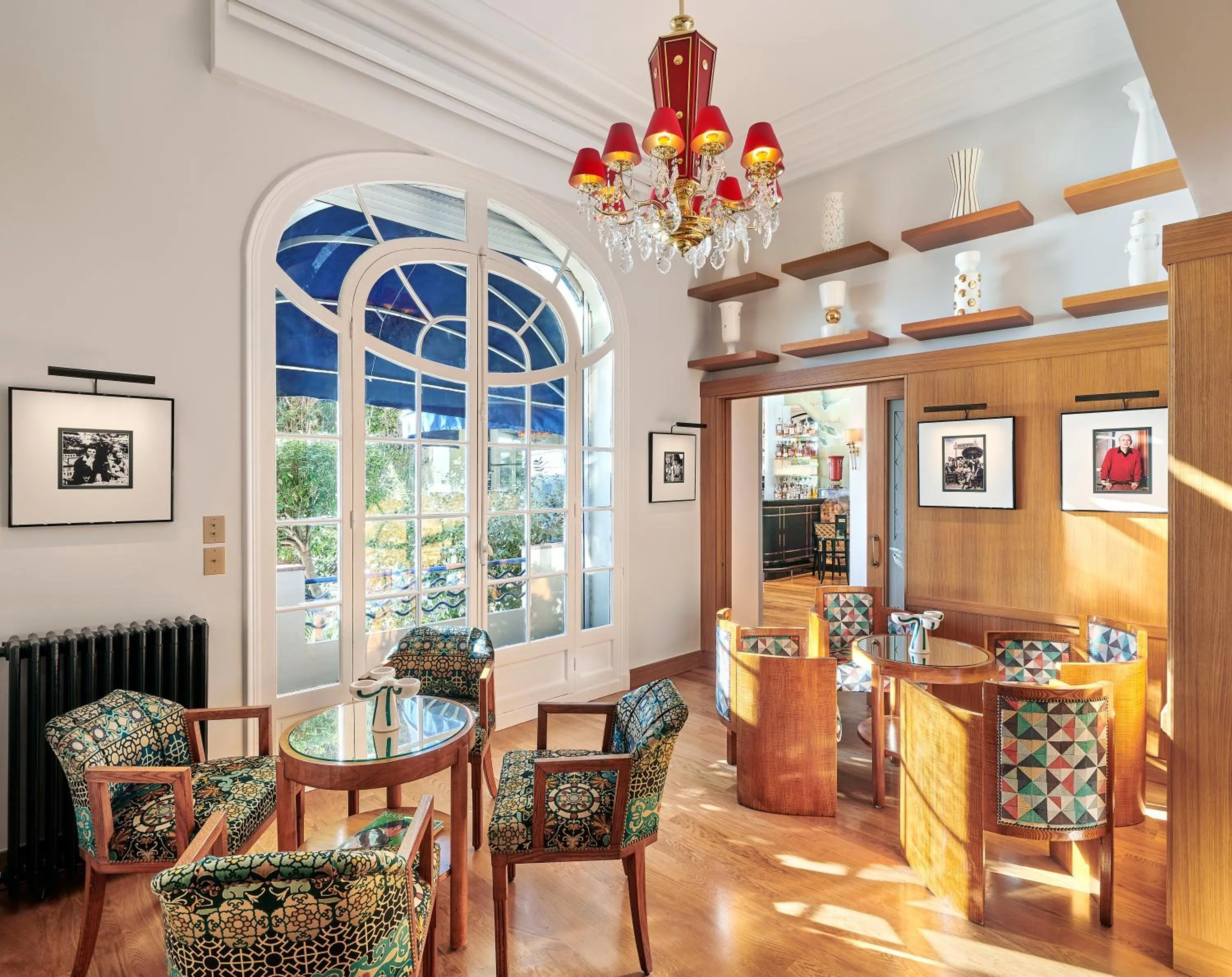 Lounge or bar in Hôtel Belles Rives