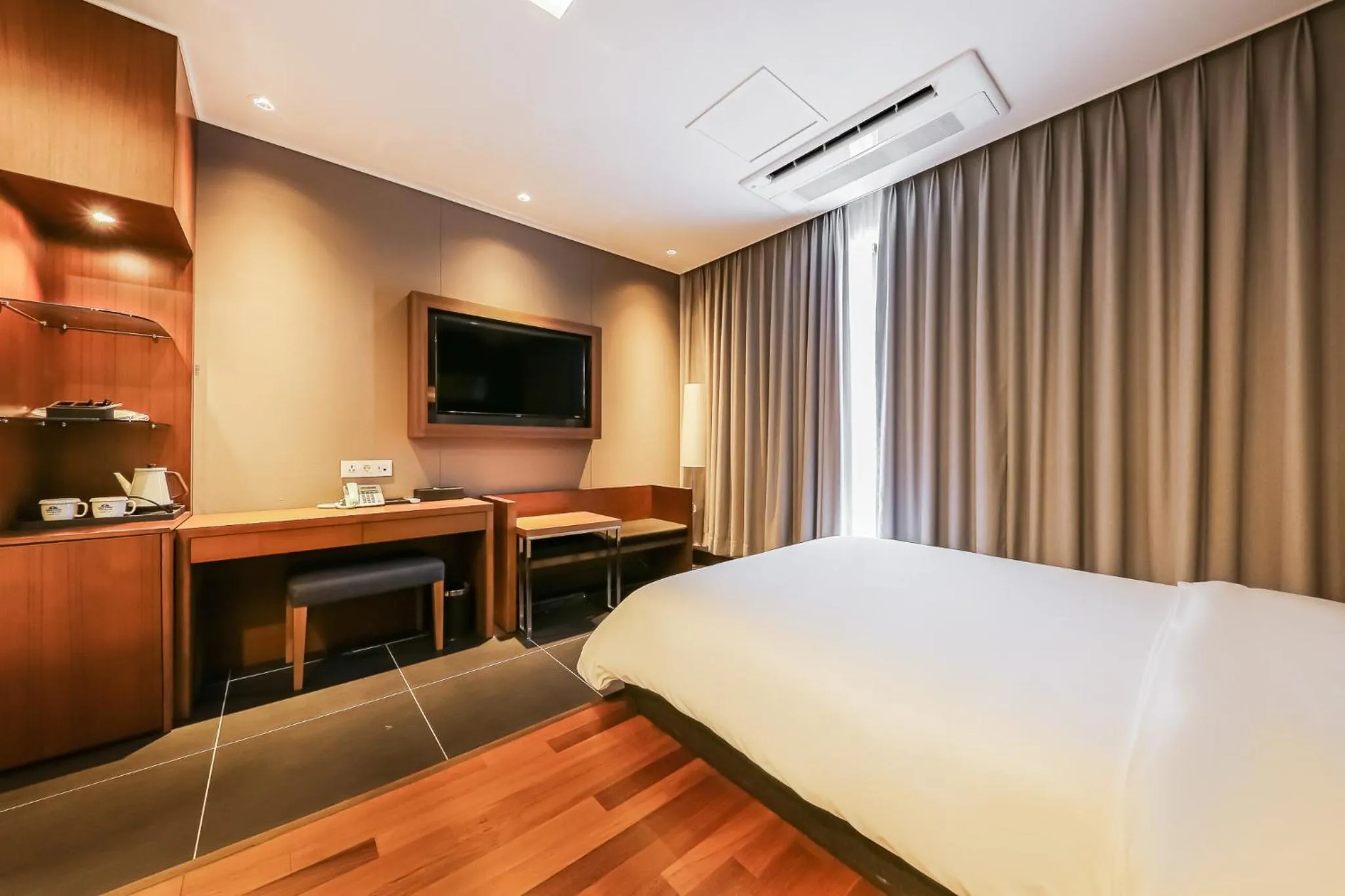 Property building, Bed in Sejong City Osong Hotel