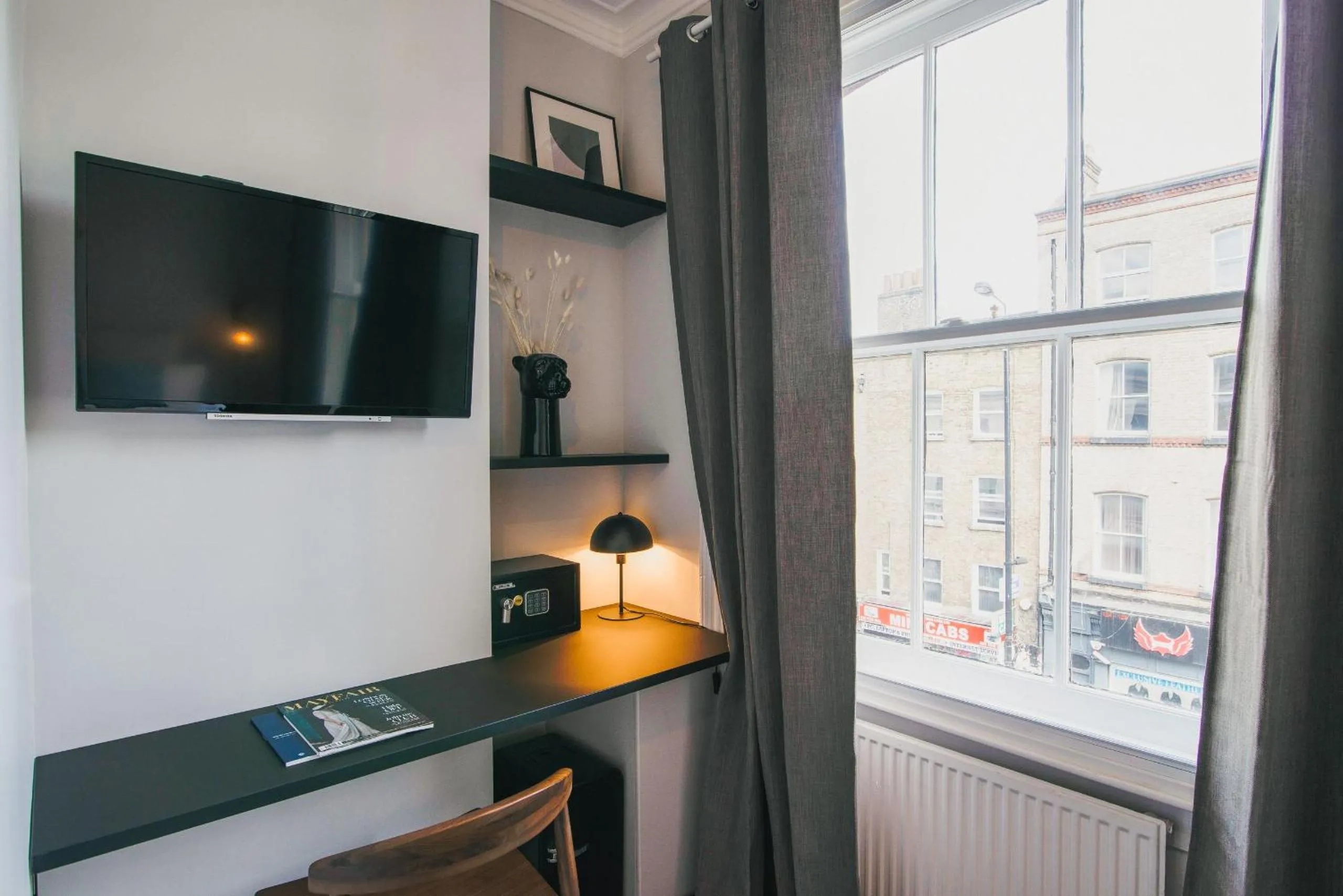 TV and multimedia in D8 - Shoreditch