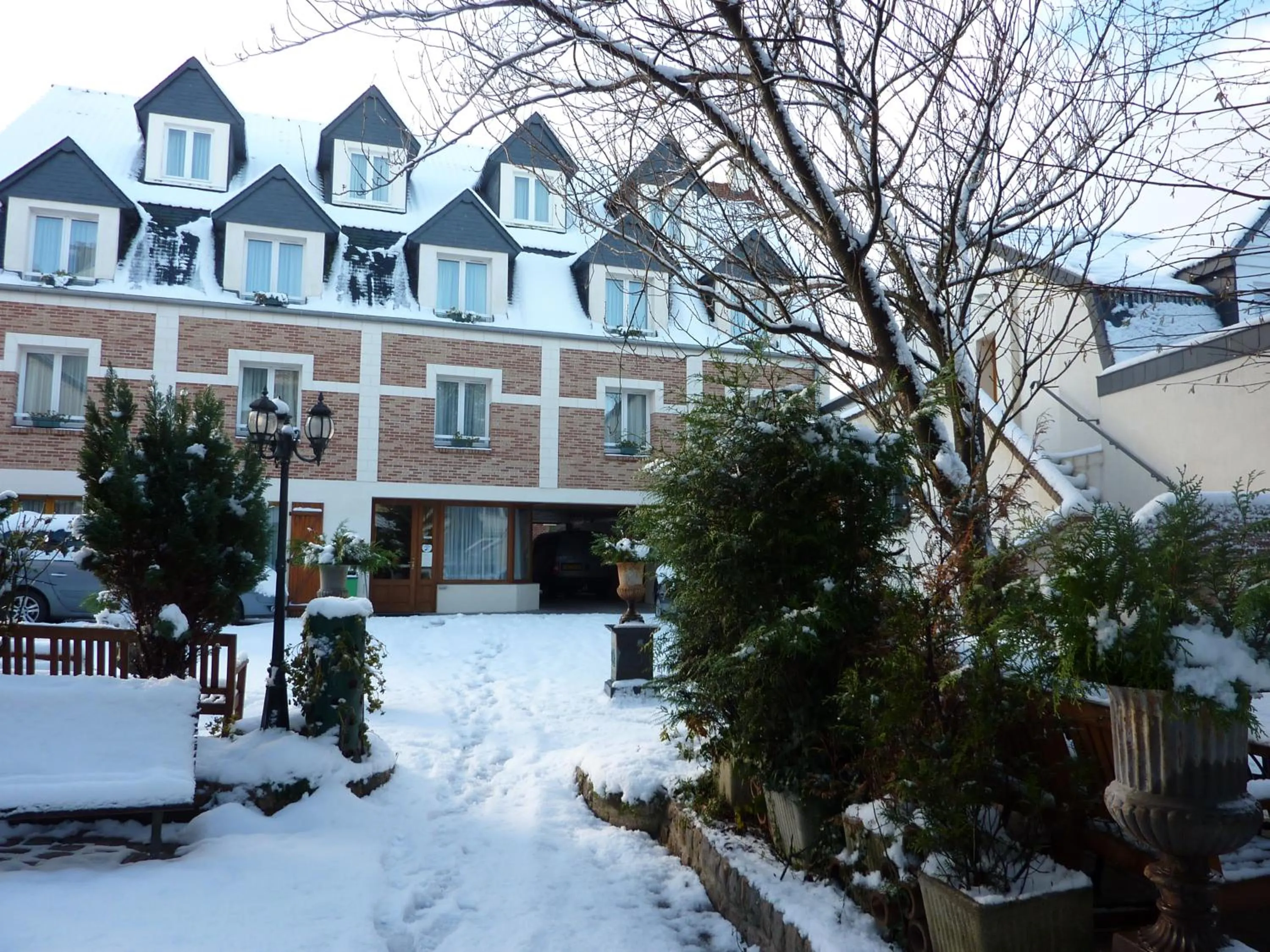 Property building in Coq hôtel