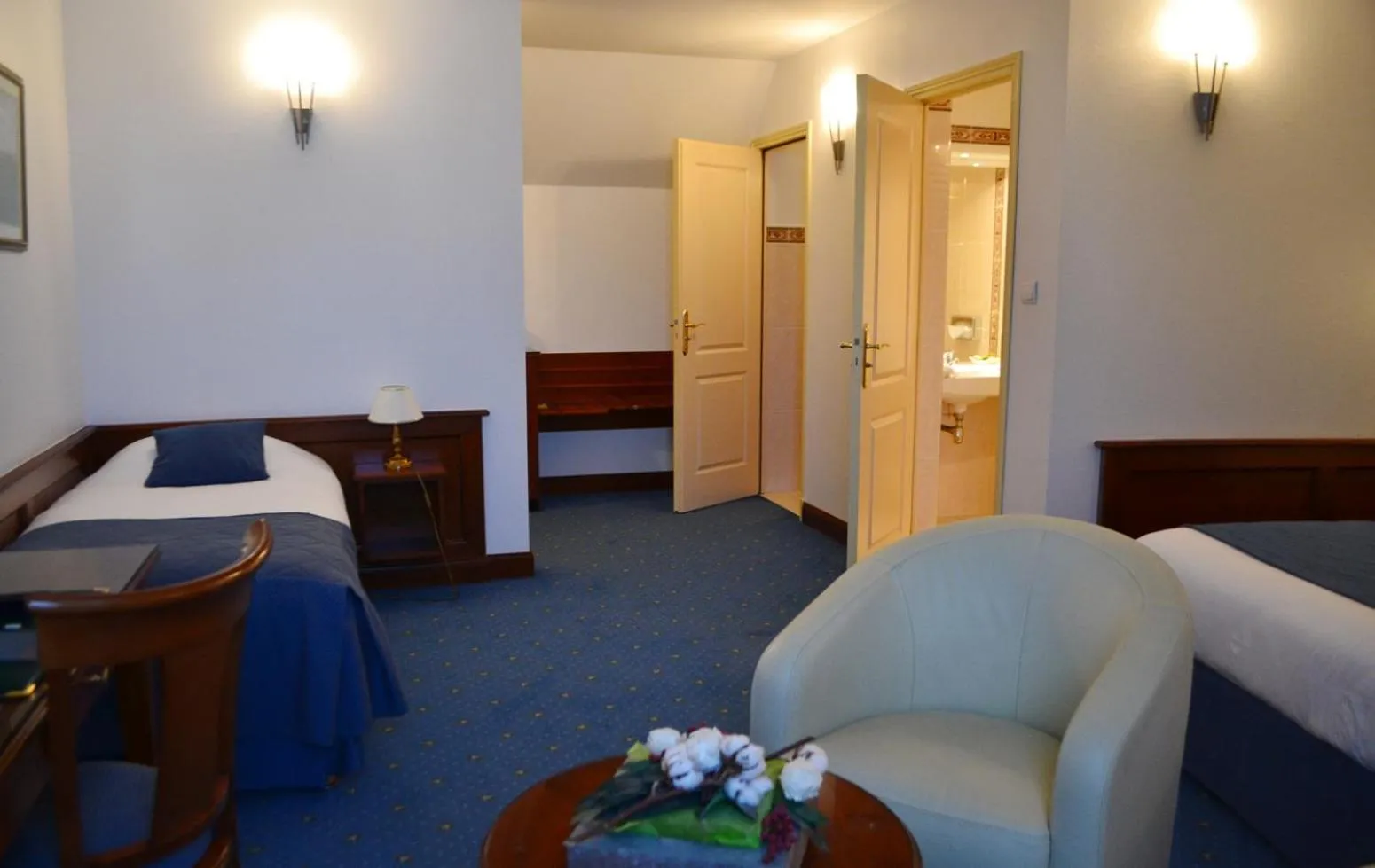 Photo of the whole room in Coq hôtel