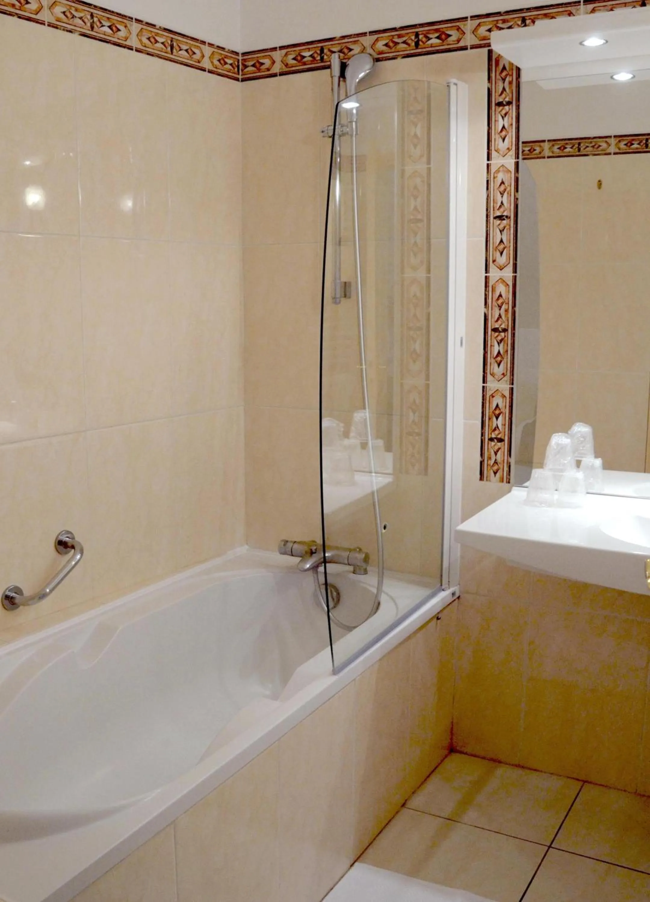 Bathroom in Coq hôtel