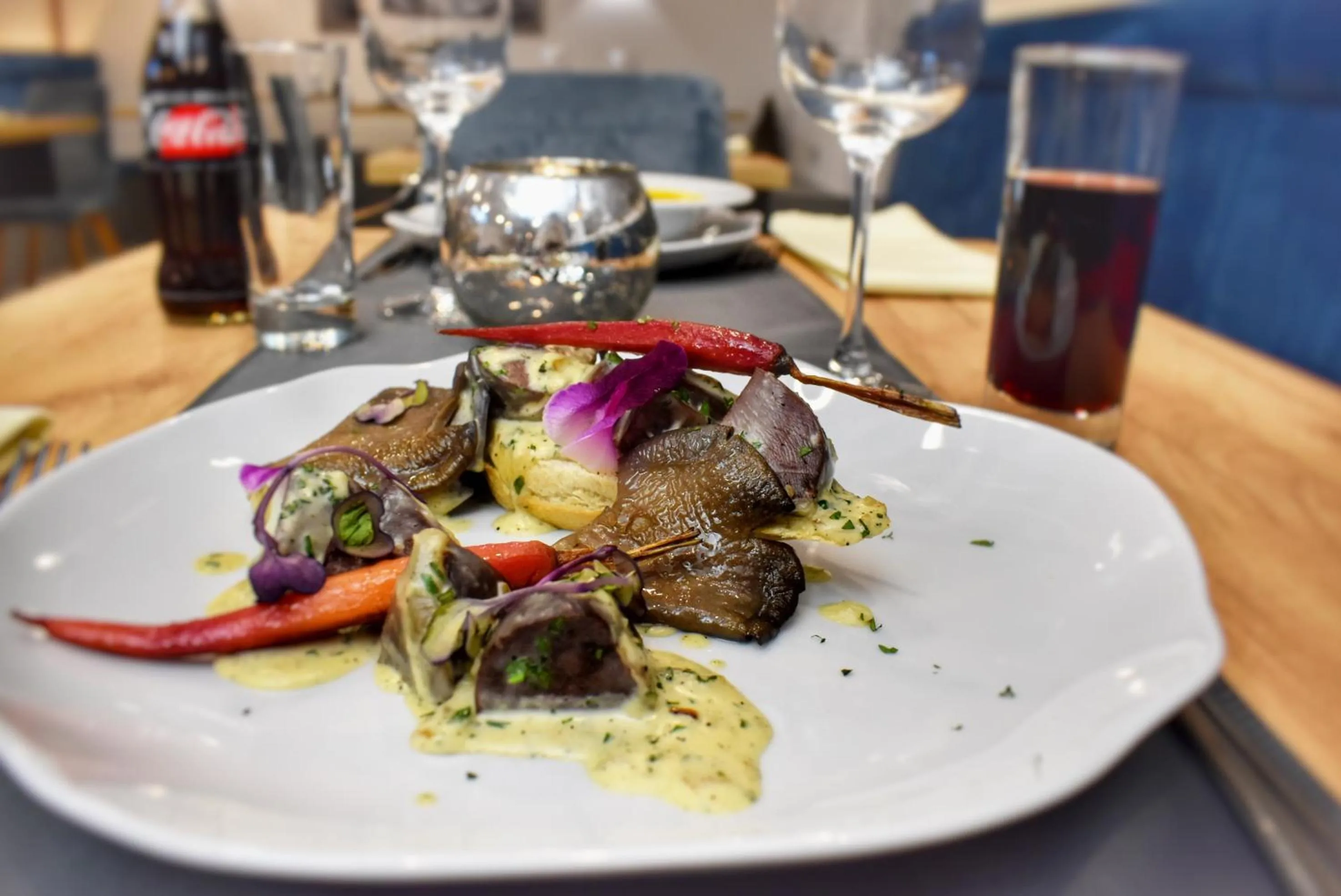 Restaurant/places to eat in S7 Hotel