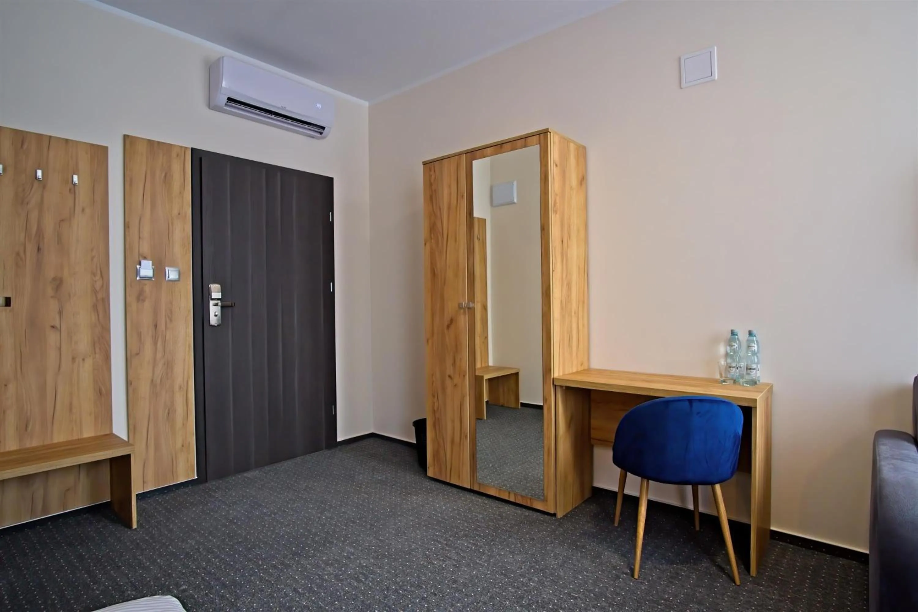 Photo of the whole room in S7 Hotel