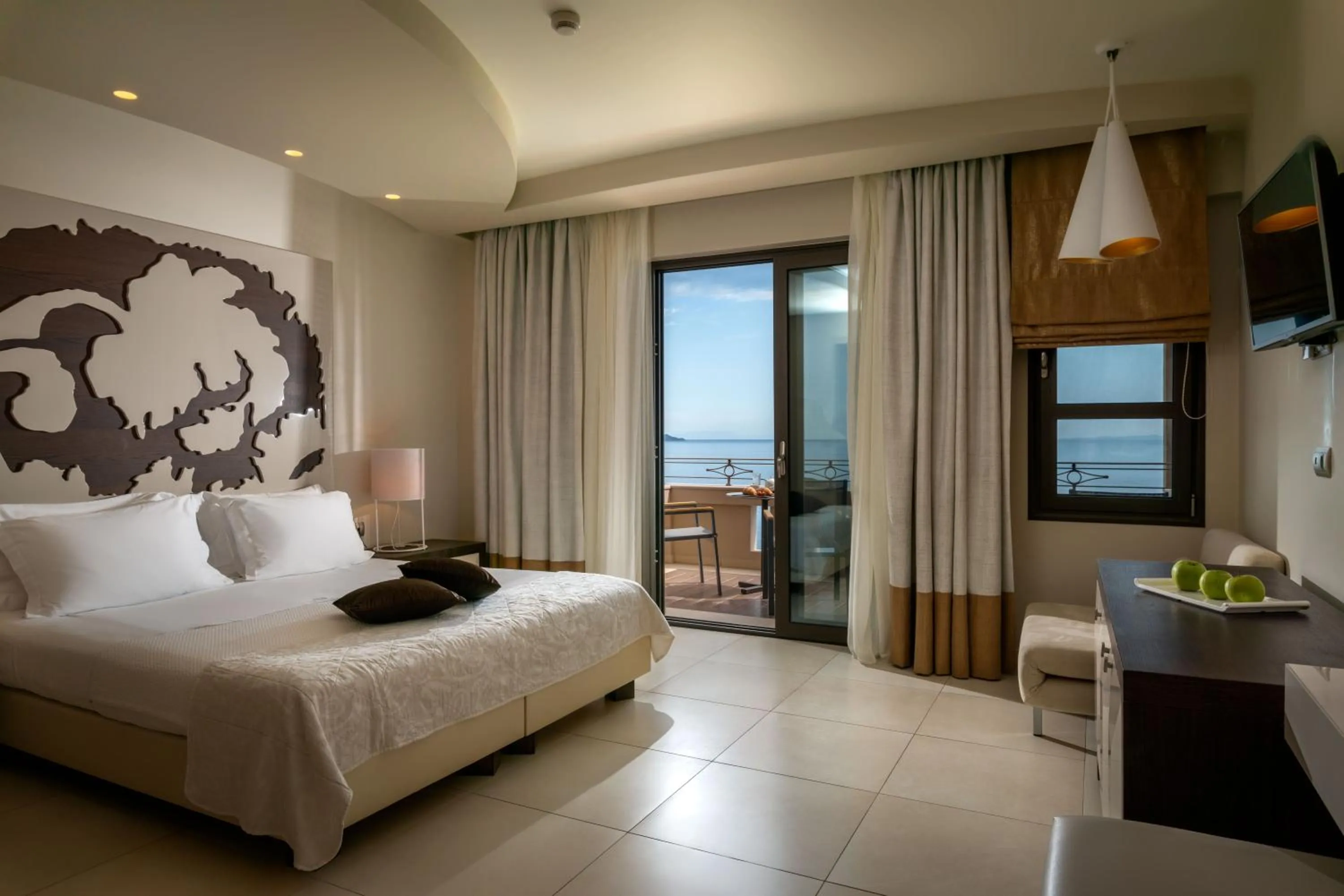 Bed in Sivota Diamond Spa Resort