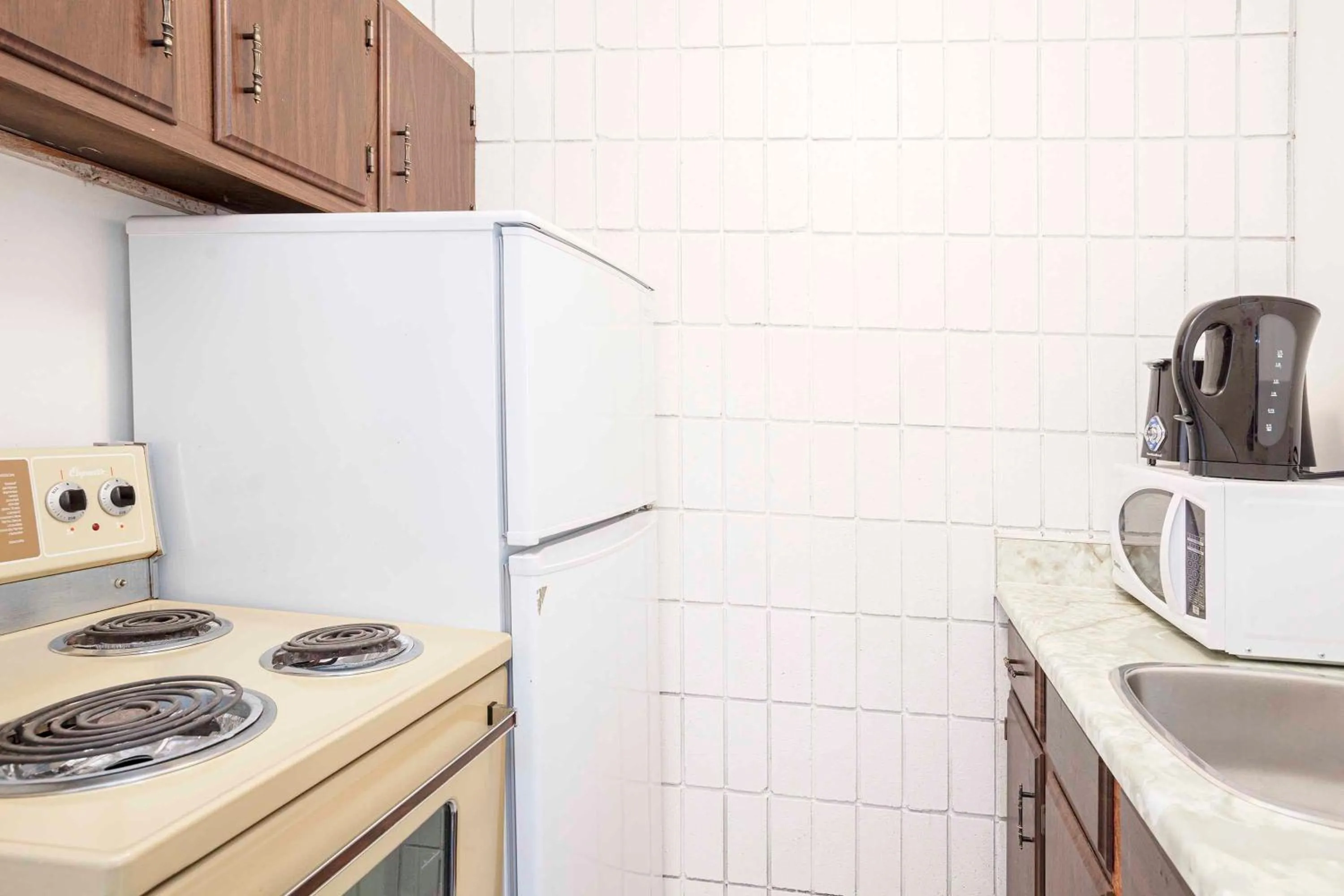 Kitchen or kitchenette in Sandman Inn McBride