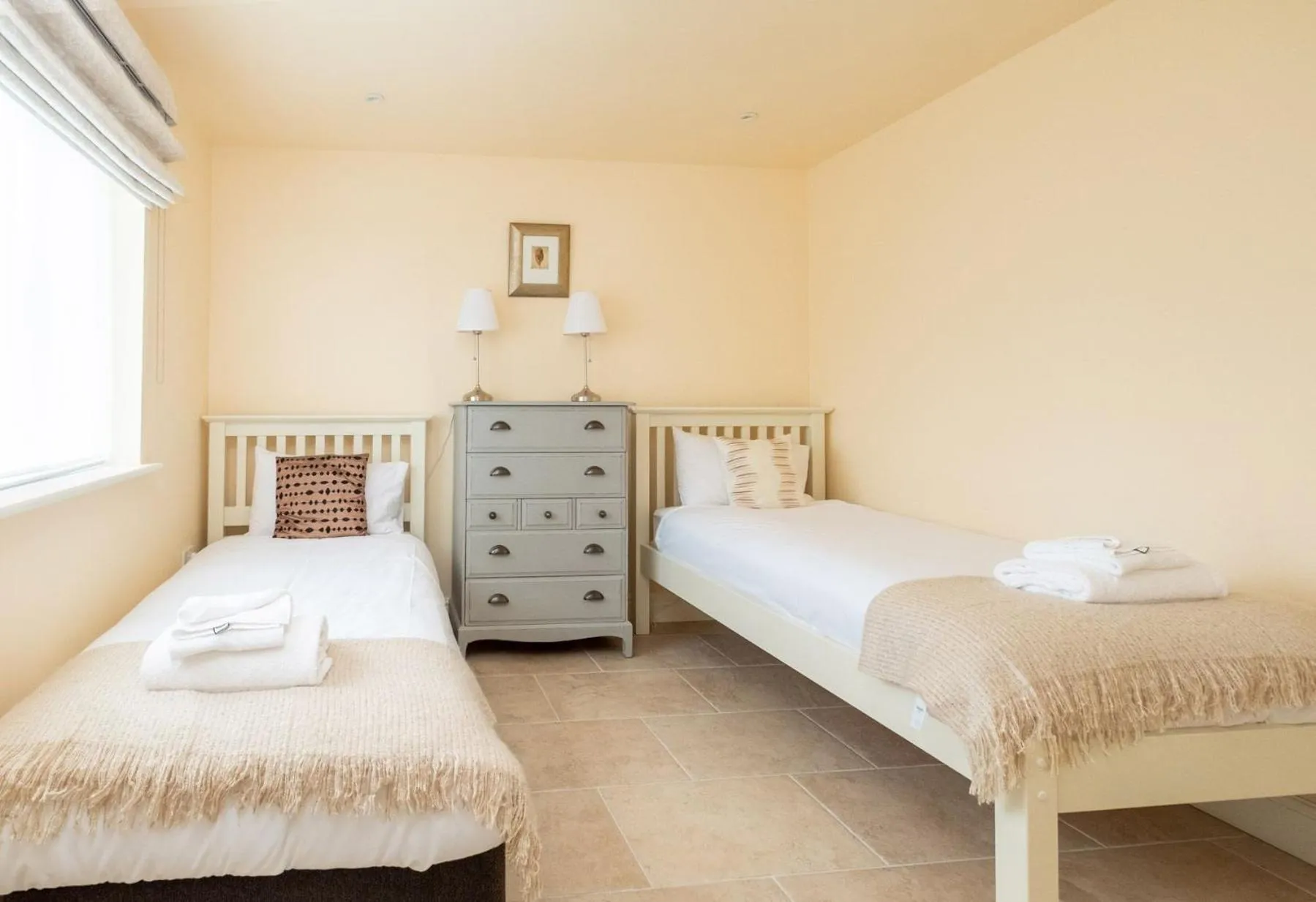 Property building, Bed in Willow House in Knodishall, Sleeps 7 - Only a short drive from Aldeburgh, Thorpeness & Snape Maltings - Managed by Aldeburgh Coastal Cottages