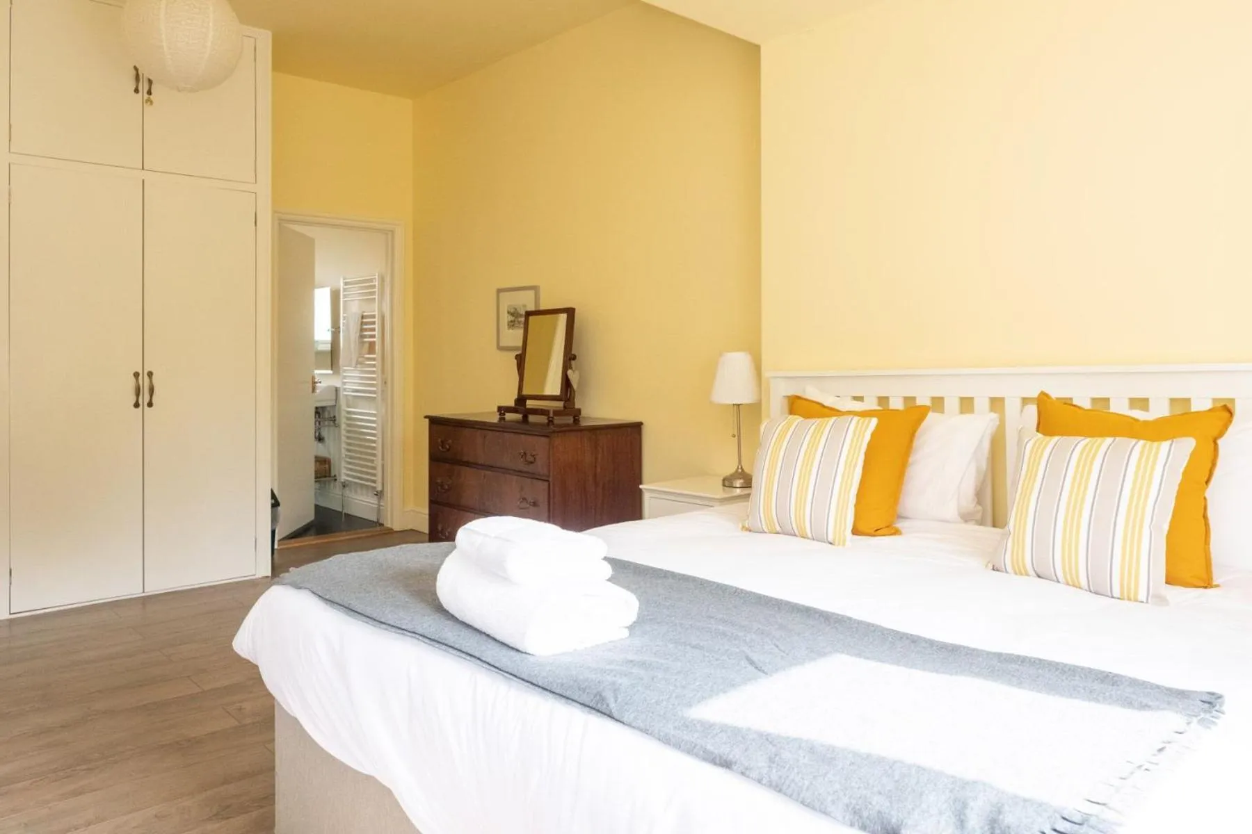 Property building, Bed in Willow House in Knodishall, Sleeps 7 - Only a short drive from Aldeburgh, Thorpeness & Snape Maltings - Managed by Aldeburgh Coastal Cottages