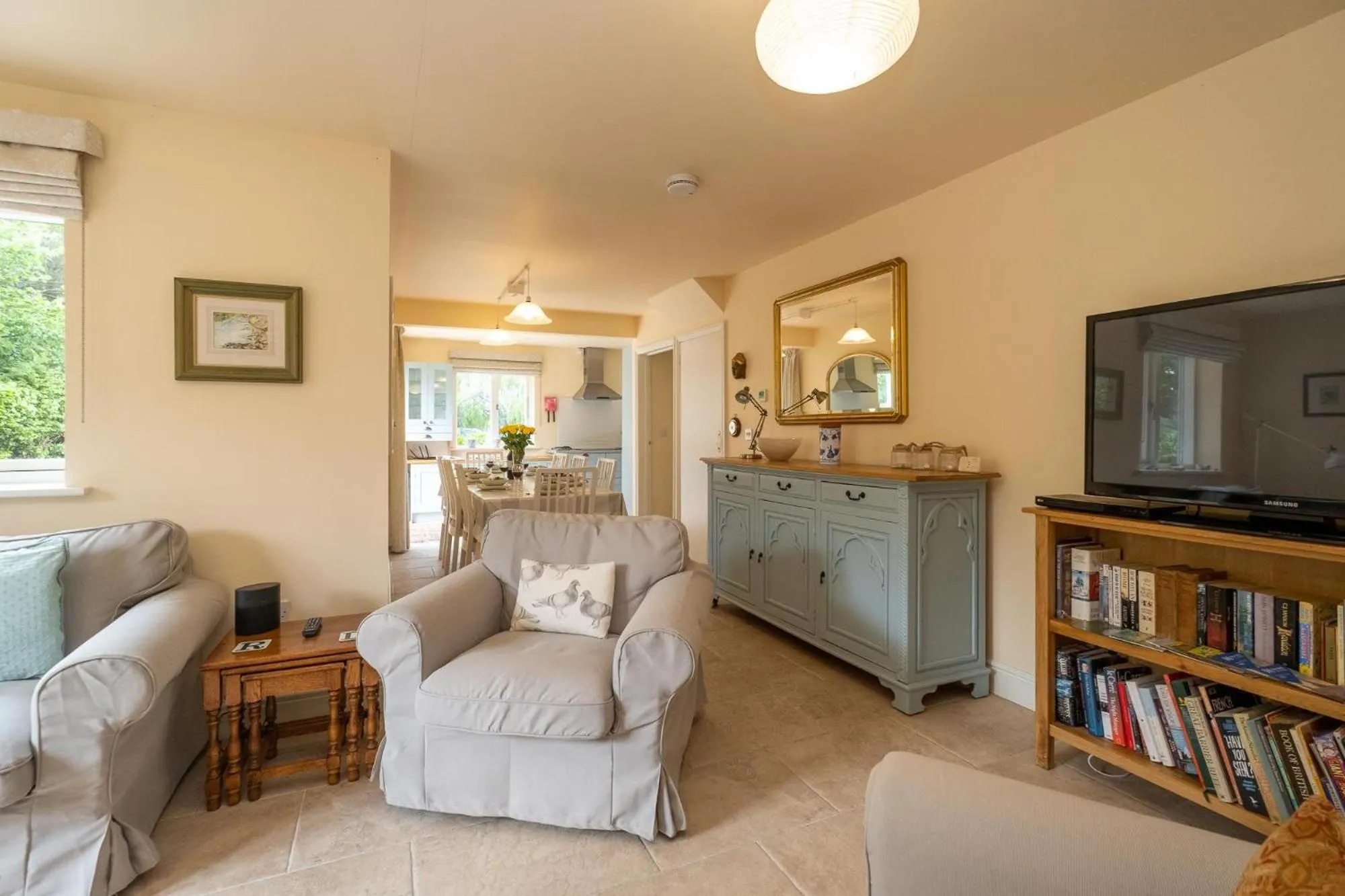 Property building in Willow House in Knodishall, Sleeps 7 - Only a short drive from Aldeburgh, Thorpeness & Snape Maltings - Managed by Aldeburgh Coastal Cottages