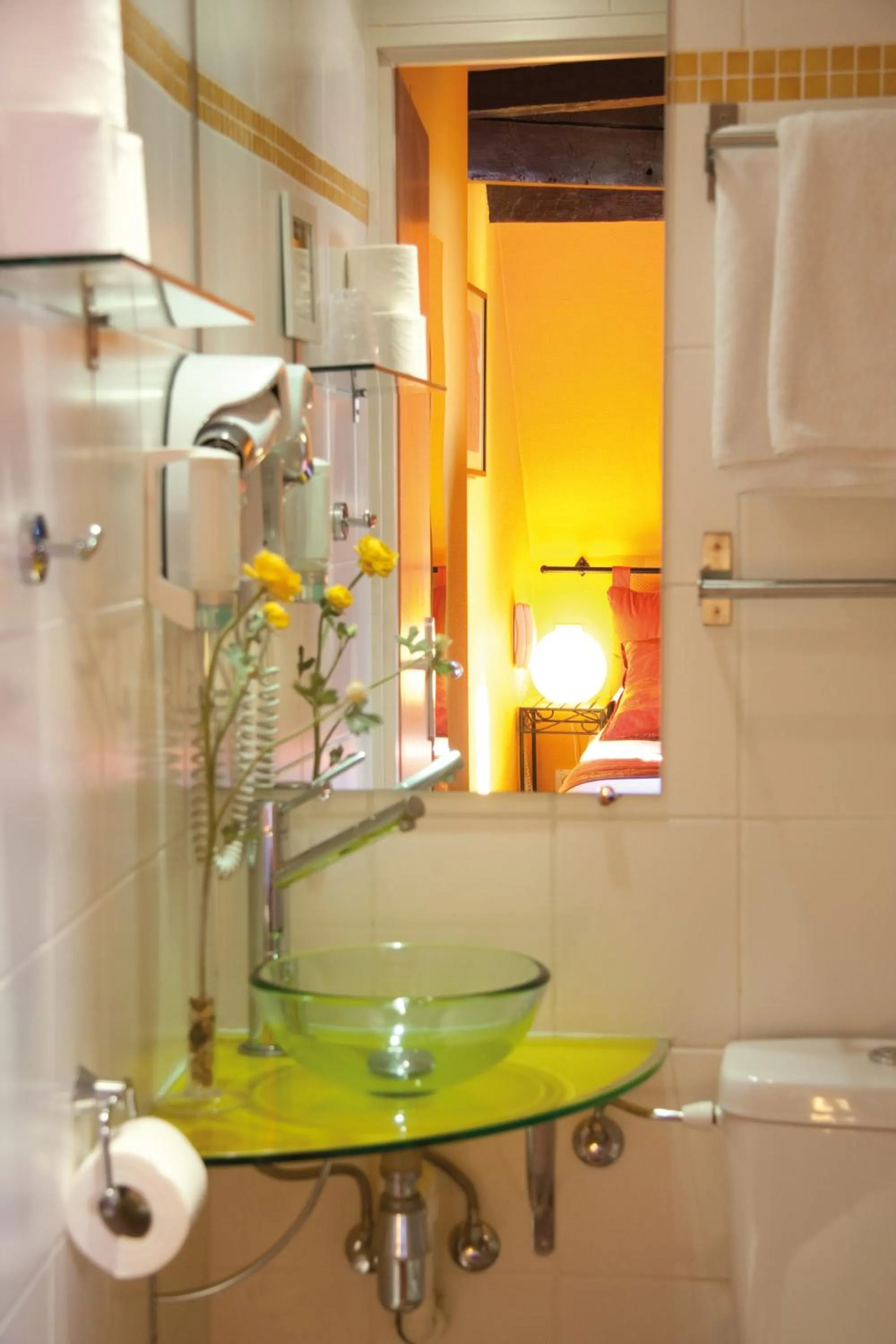 Bathroom in Le Kléber Hôtel