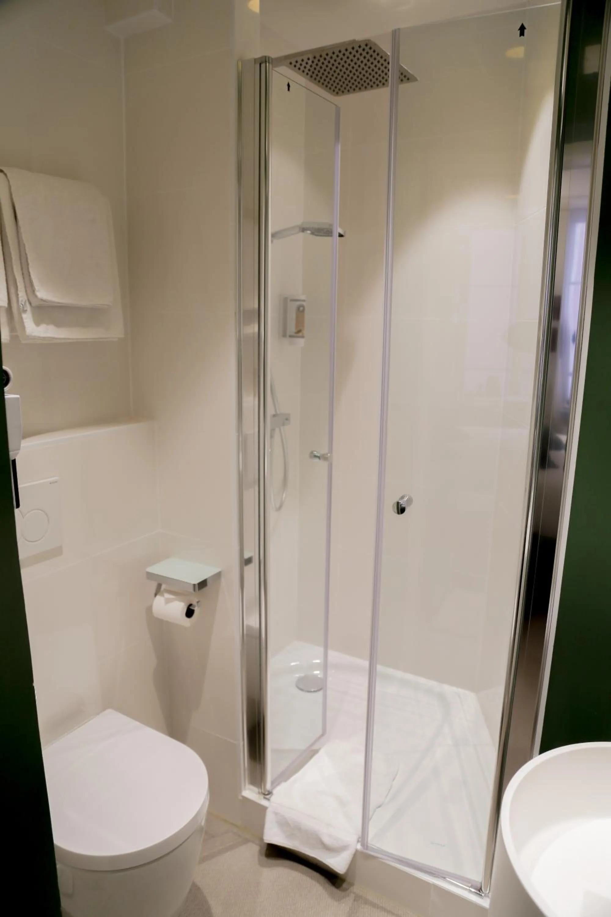 Shower in Le Kléber Hôtel