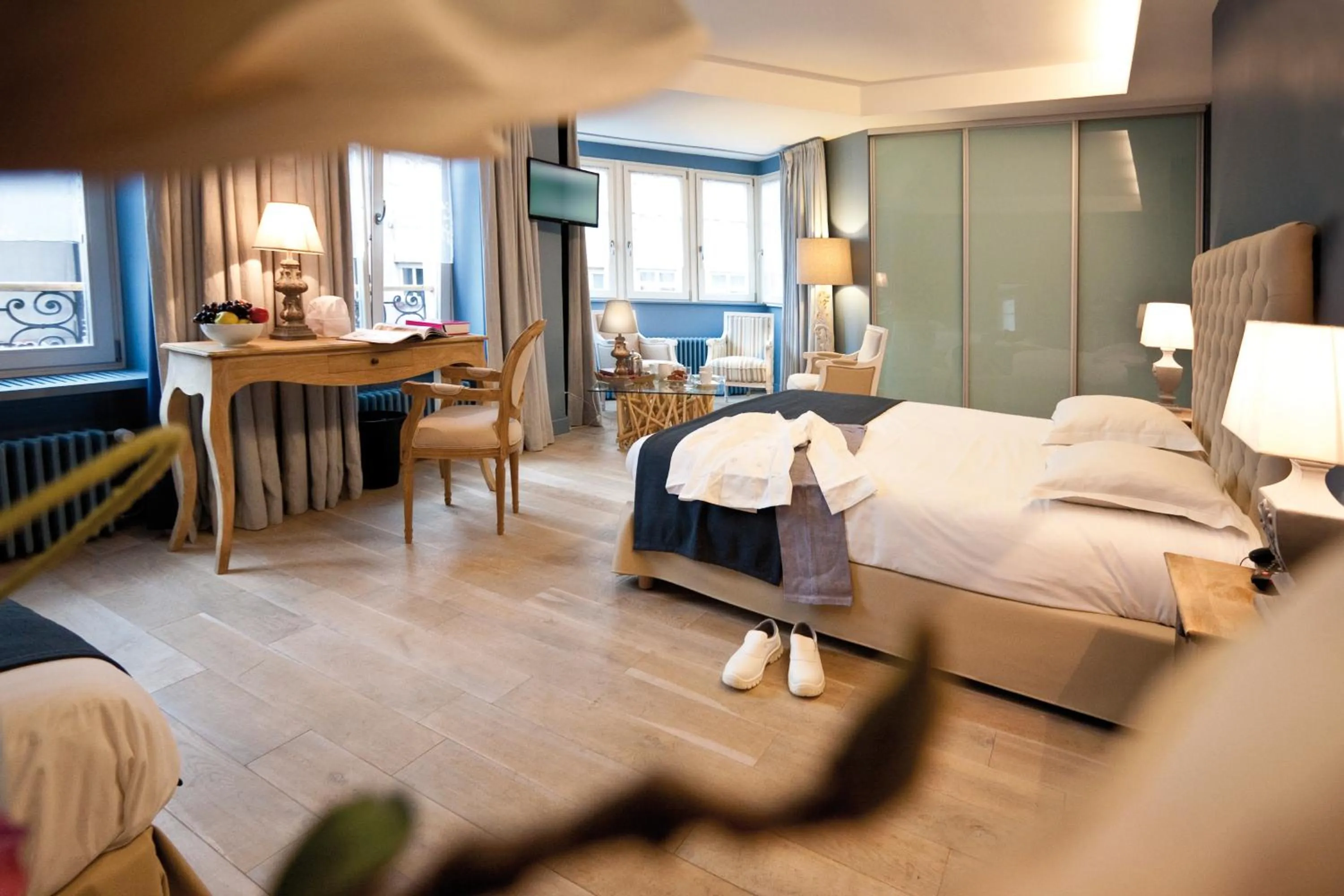 Photo of the whole room, Bed in Le Kléber Hôtel