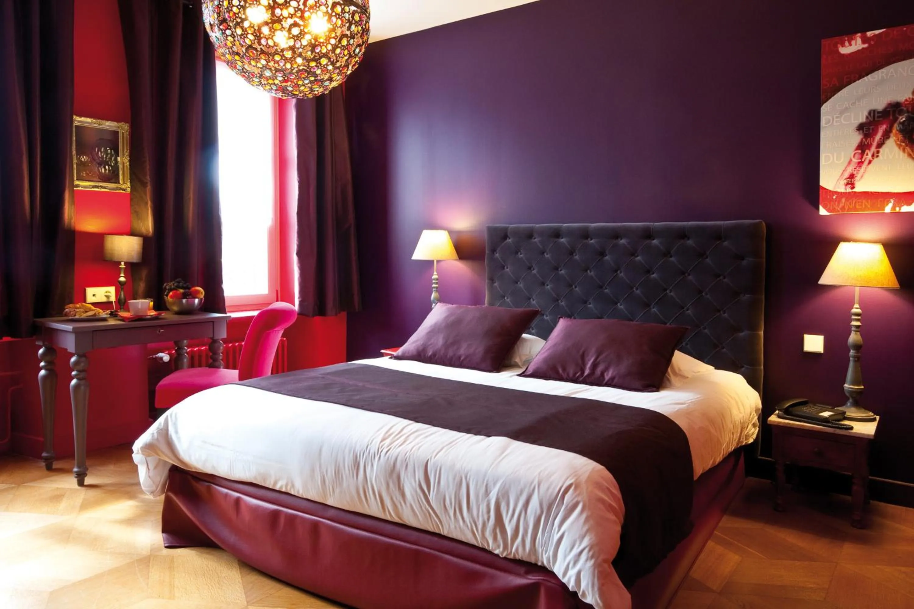 Photo of the whole room, Bed in Le Kléber Hôtel