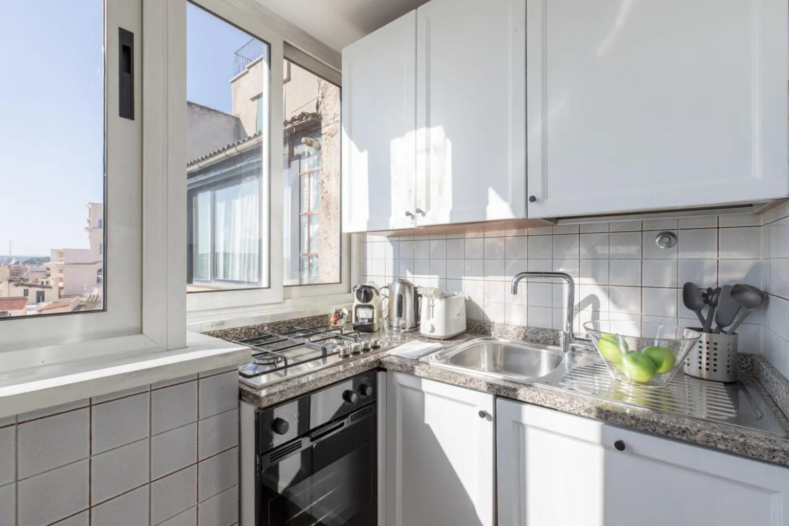 Kitchen or kitchenette in The Great View
