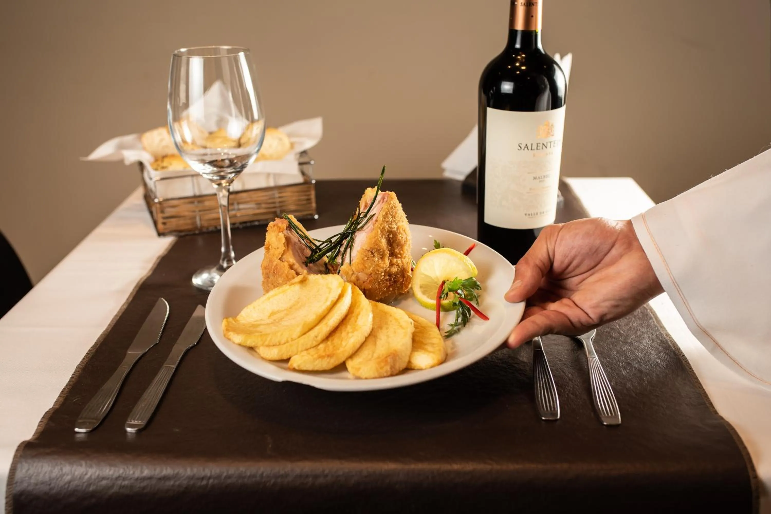 Food and drinks in Los Espinillos Hotel y Spa