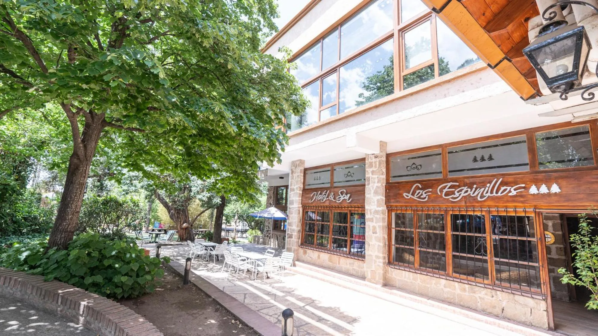 Spring in Los Espinillos Hotel y Spa