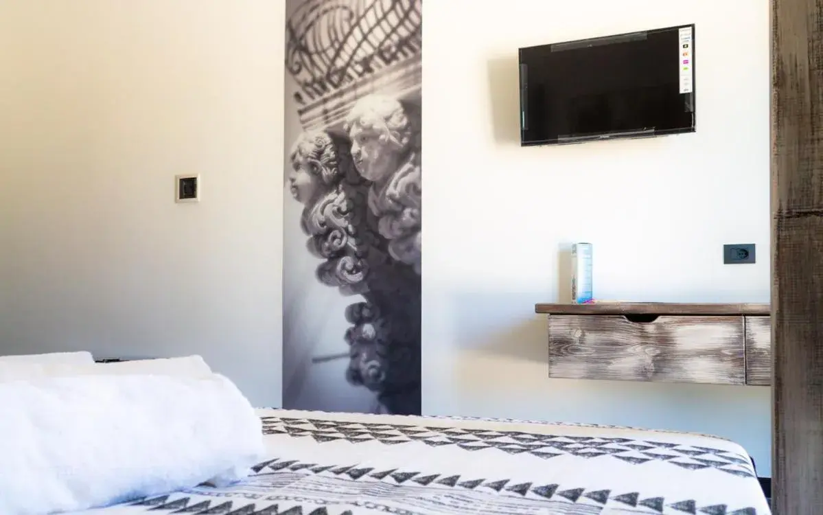 Deluxe Room (2 Adults + 1 Child) - single occupancy in Isola dei poeti Deluxe Room (2 Adults + 1 Child) - single occupancy in Isola dei poeti