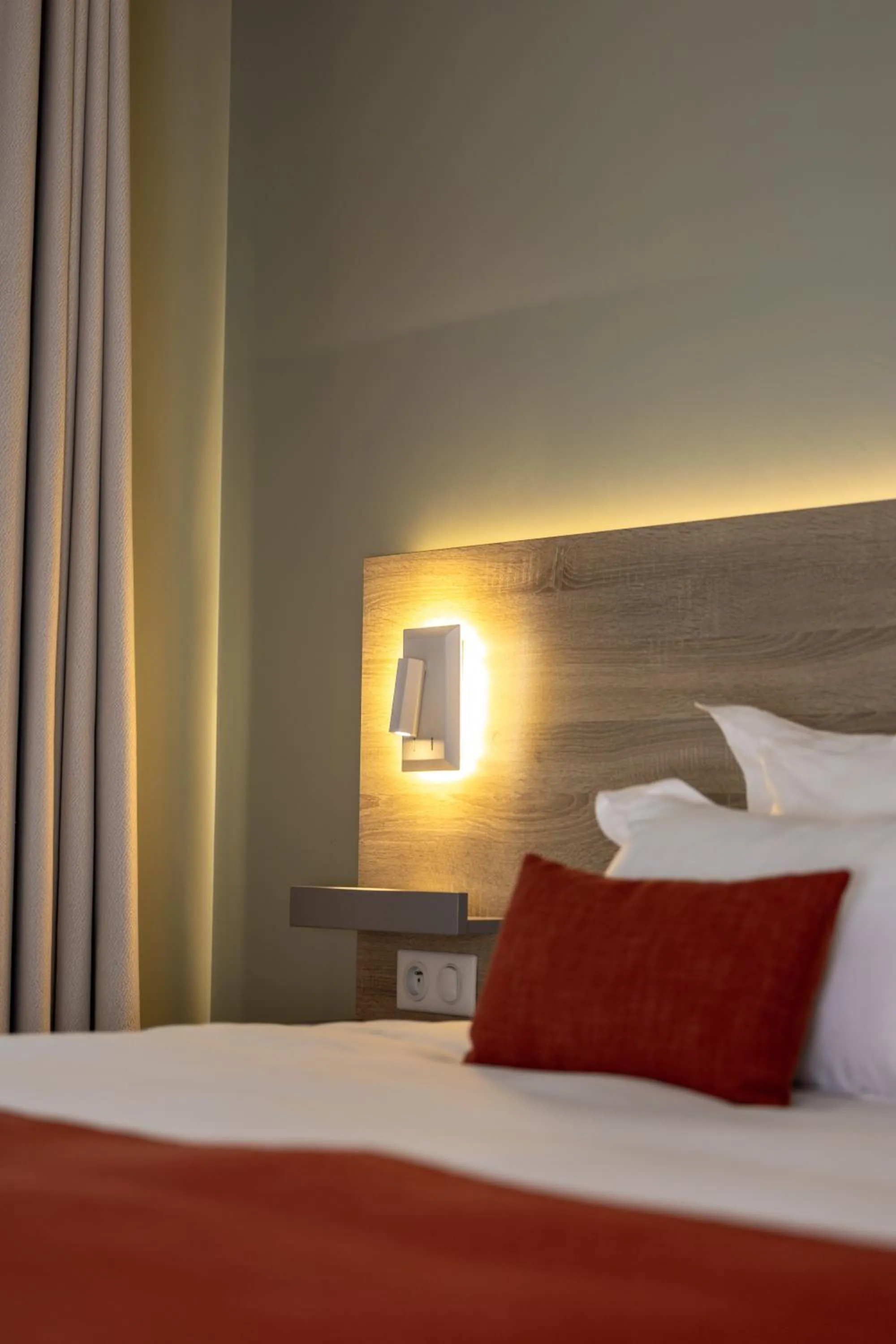 Bed in Hôtel & Spa Vitalparc, The Originals Collection