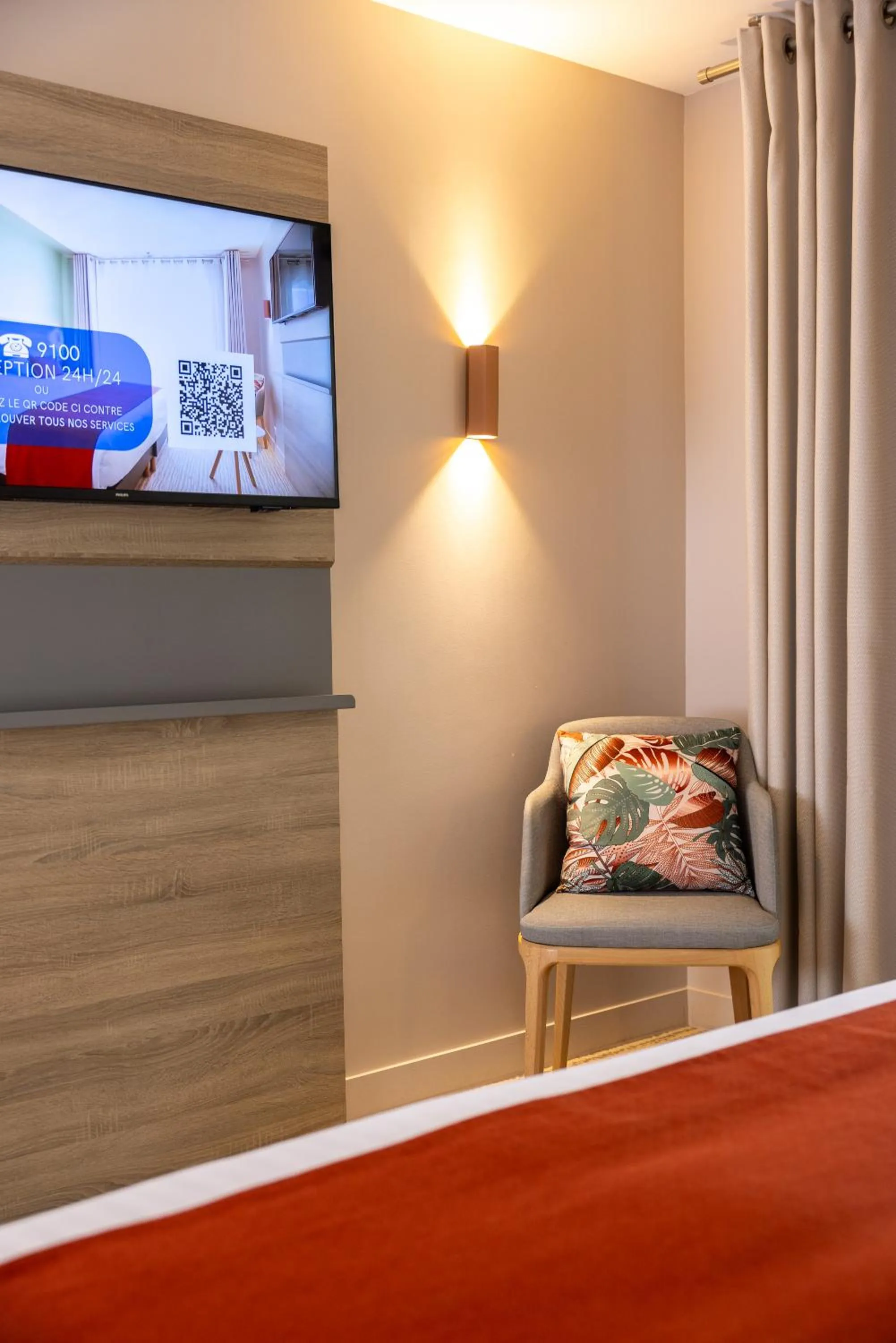 Bed in Hôtel & Spa Vitalparc, The Originals Collection