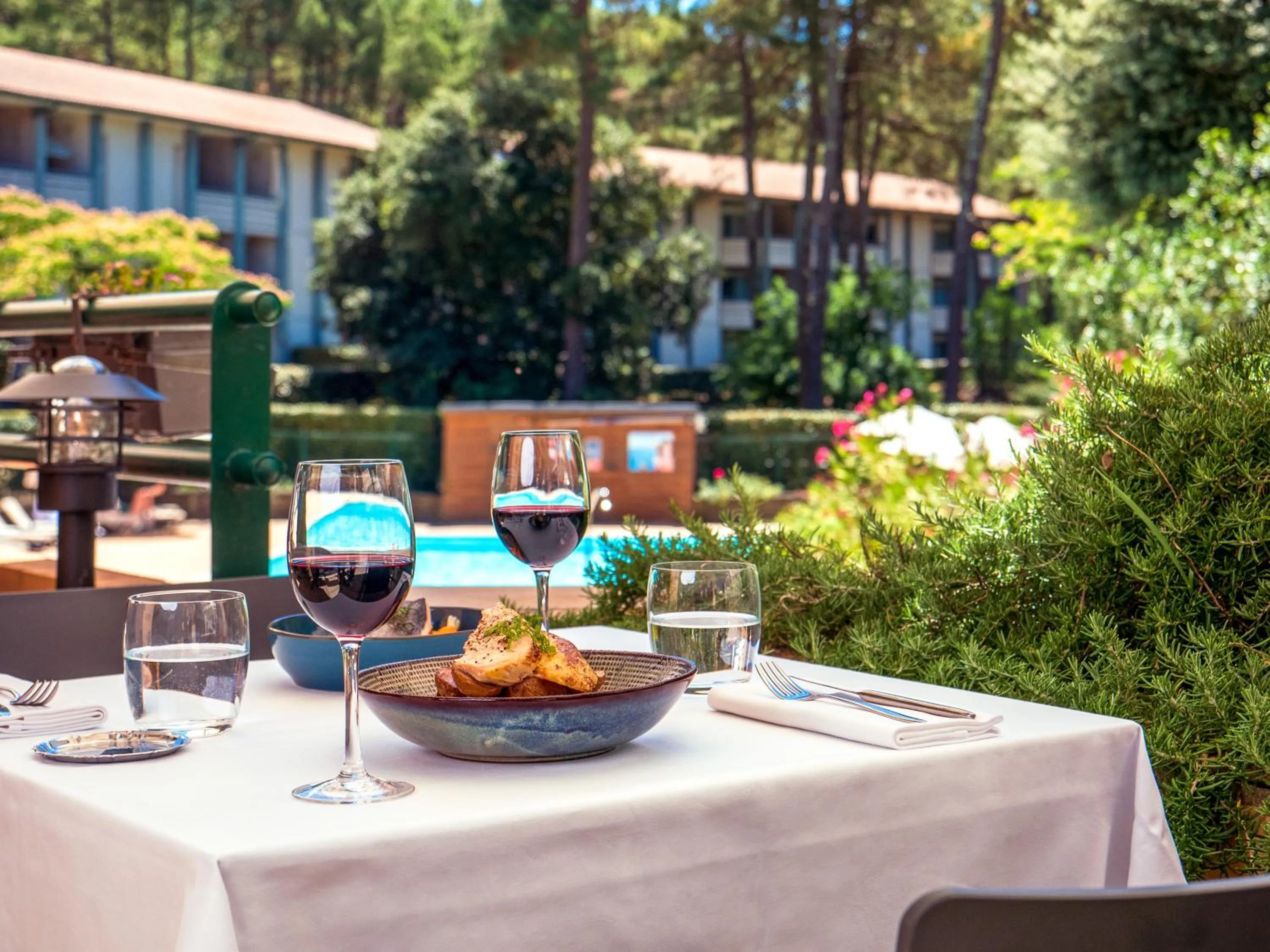 Restaurant/places to eat in Hôtel & Spa Vitalparc, The Originals Collection