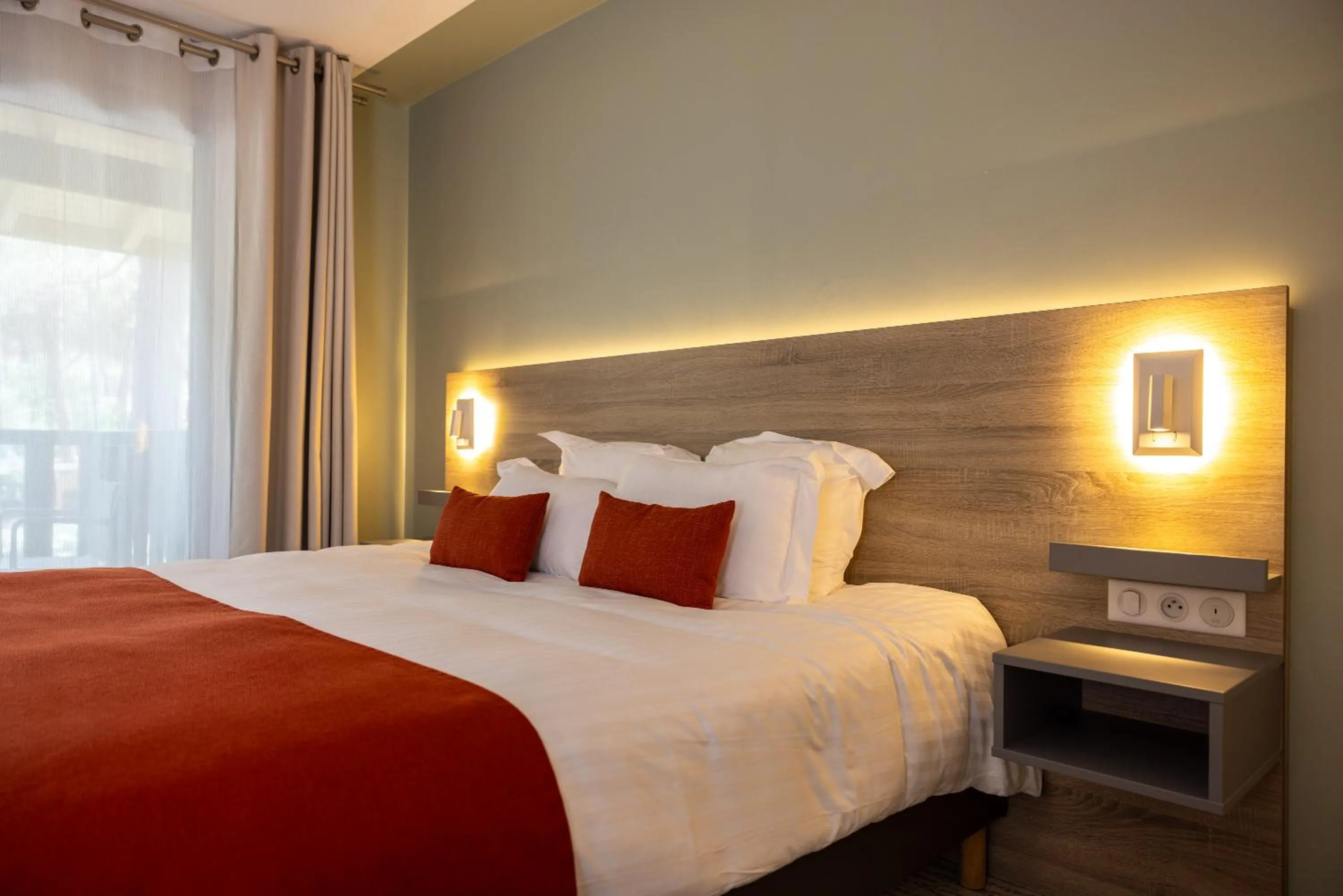 Bed in Hôtel & Spa Vitalparc, The Originals Collection