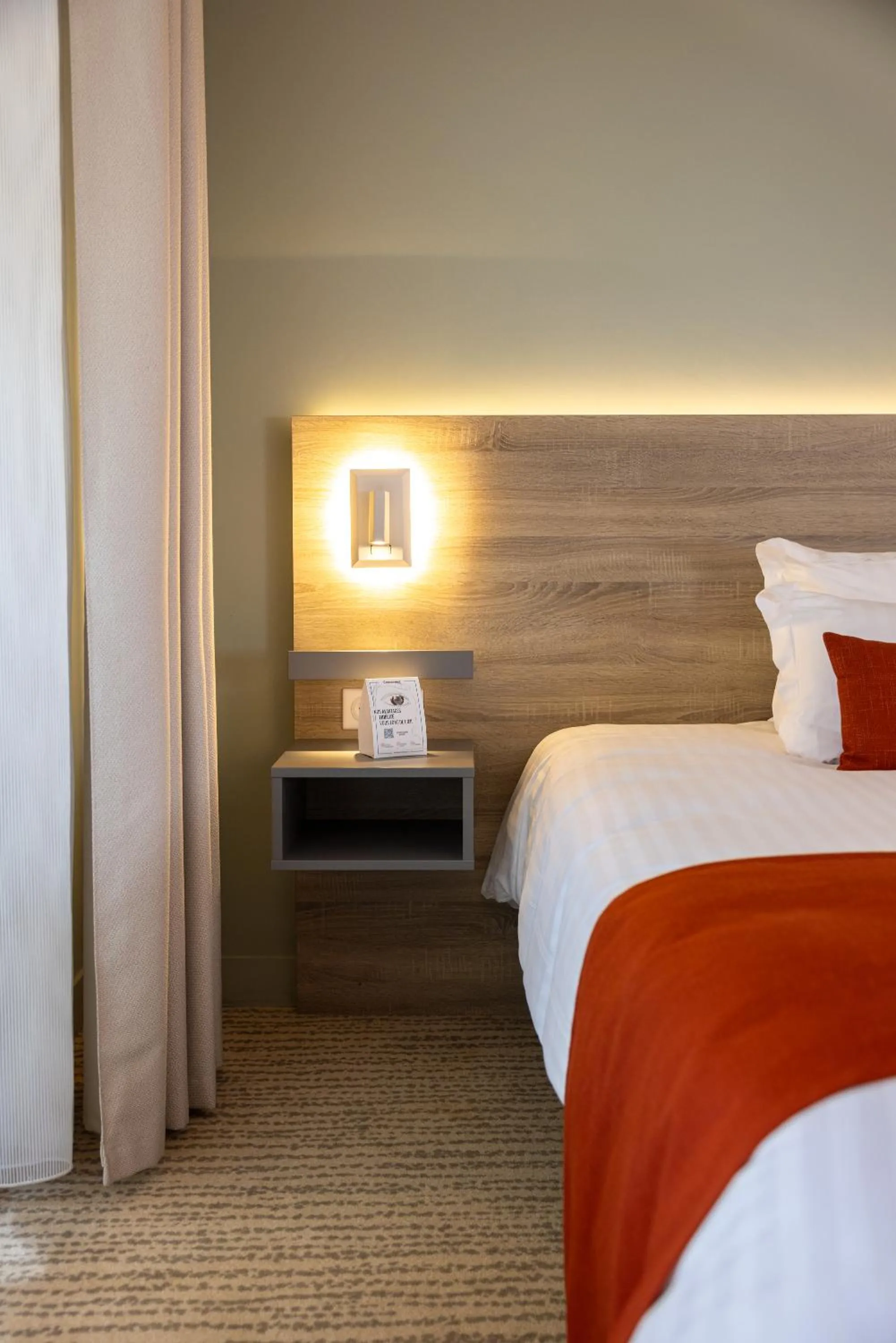 Bed in Hôtel & Spa Vitalparc, The Originals Collection