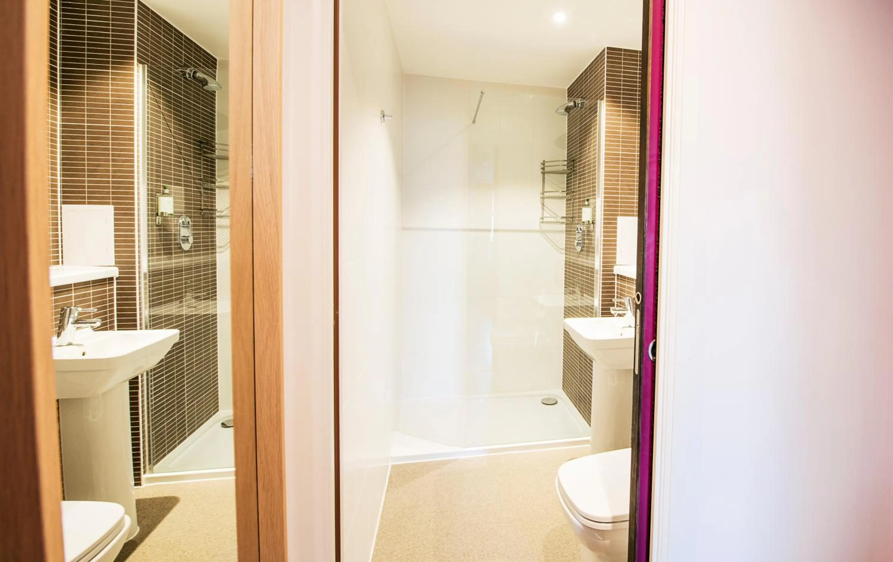 Bathroom in Safestay London Elephant & Castle