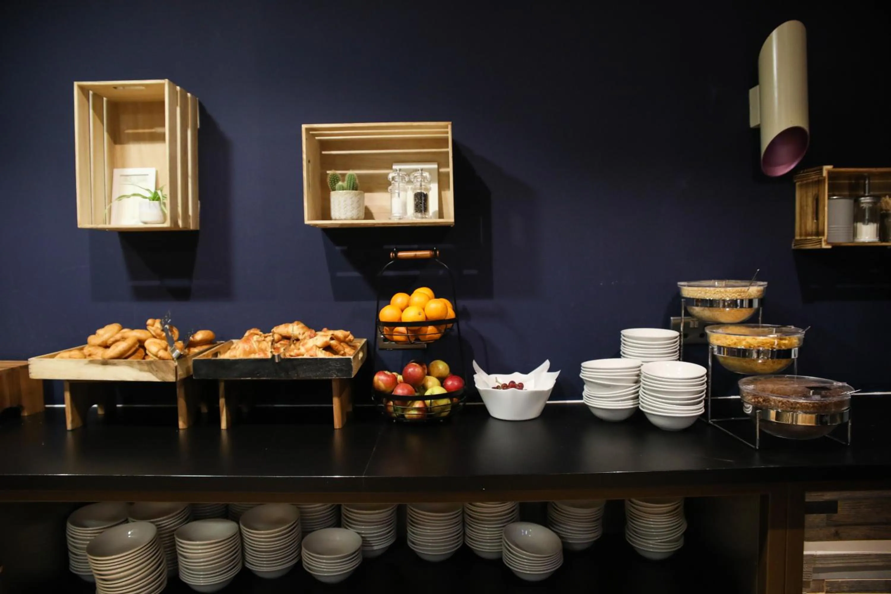 Buffet breakfast in Safestay London Elephant & Castle