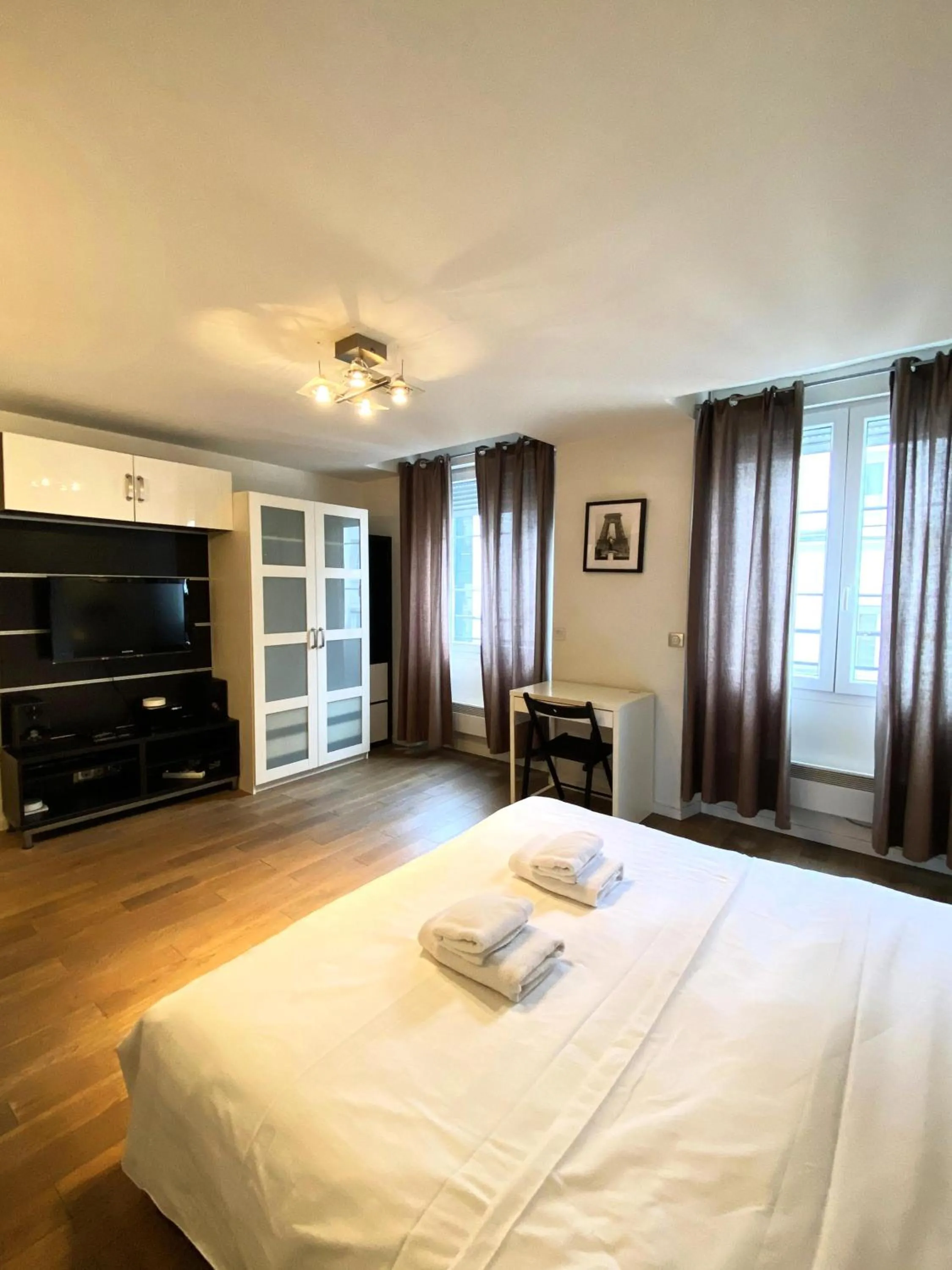 Bed in Maison le Bac Apartments