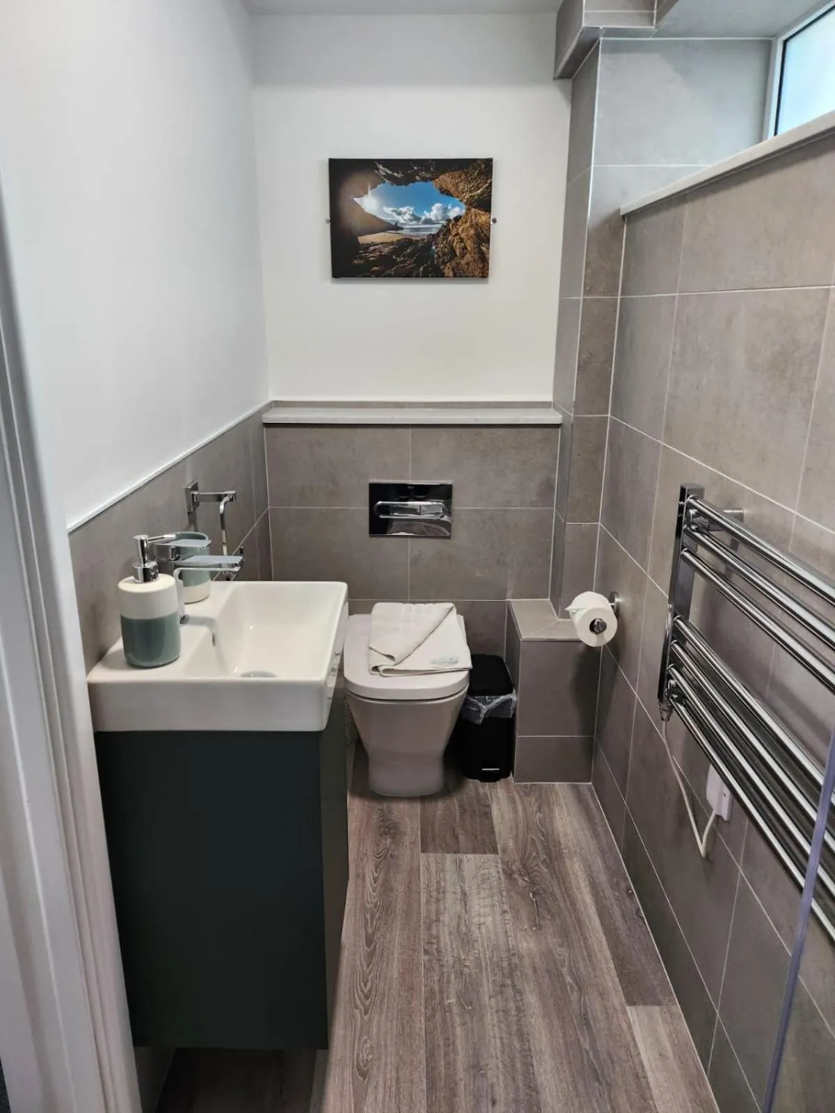 Bathroom in St Georges Guest House