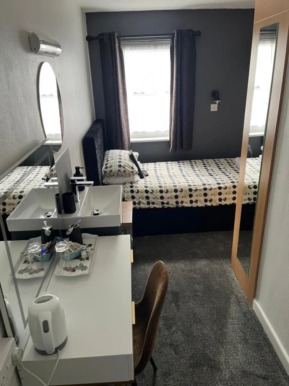 Bedroom, Bed in St Georges Guest House