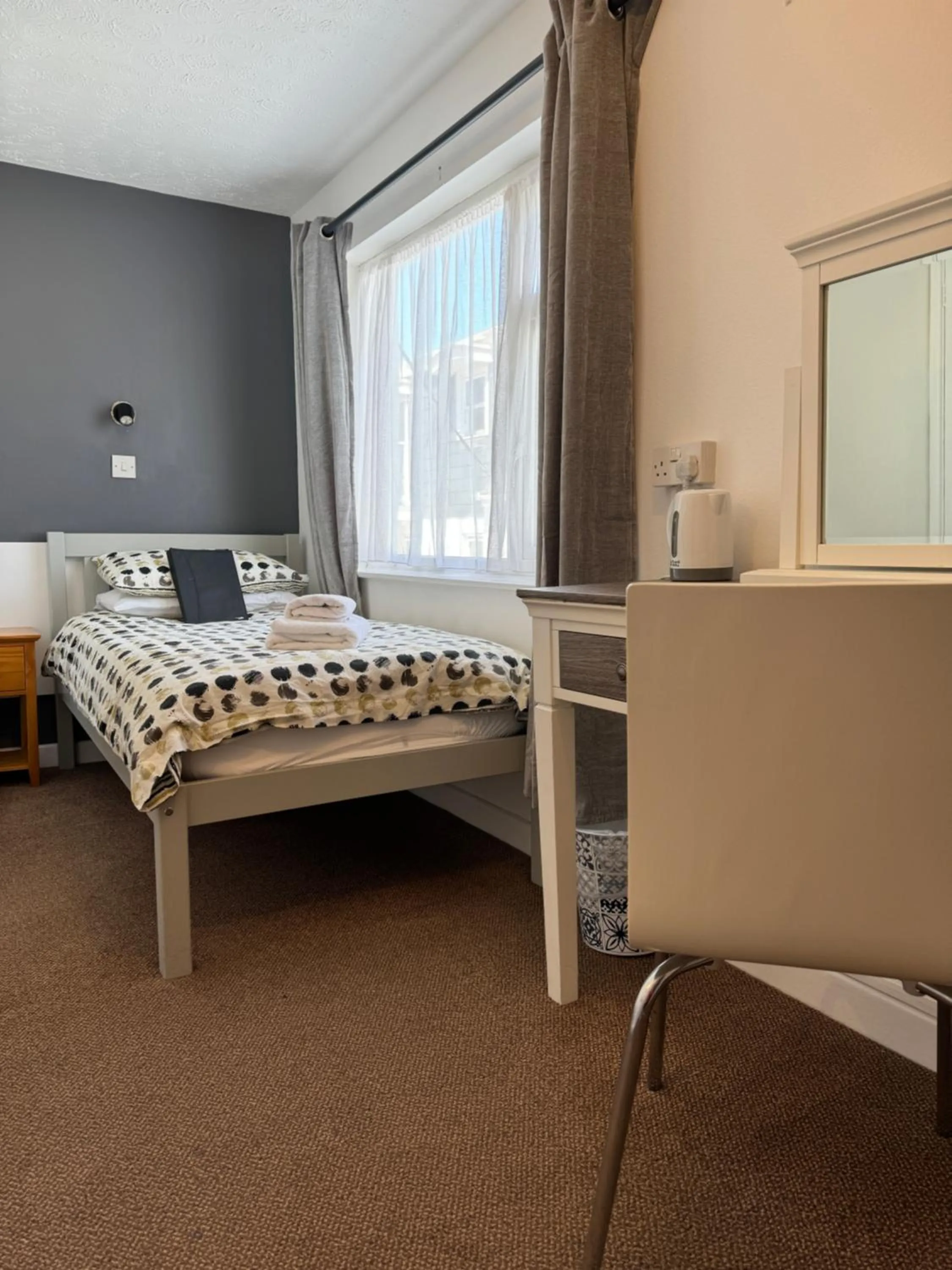 Bedroom, Bed in St Georges Guest House