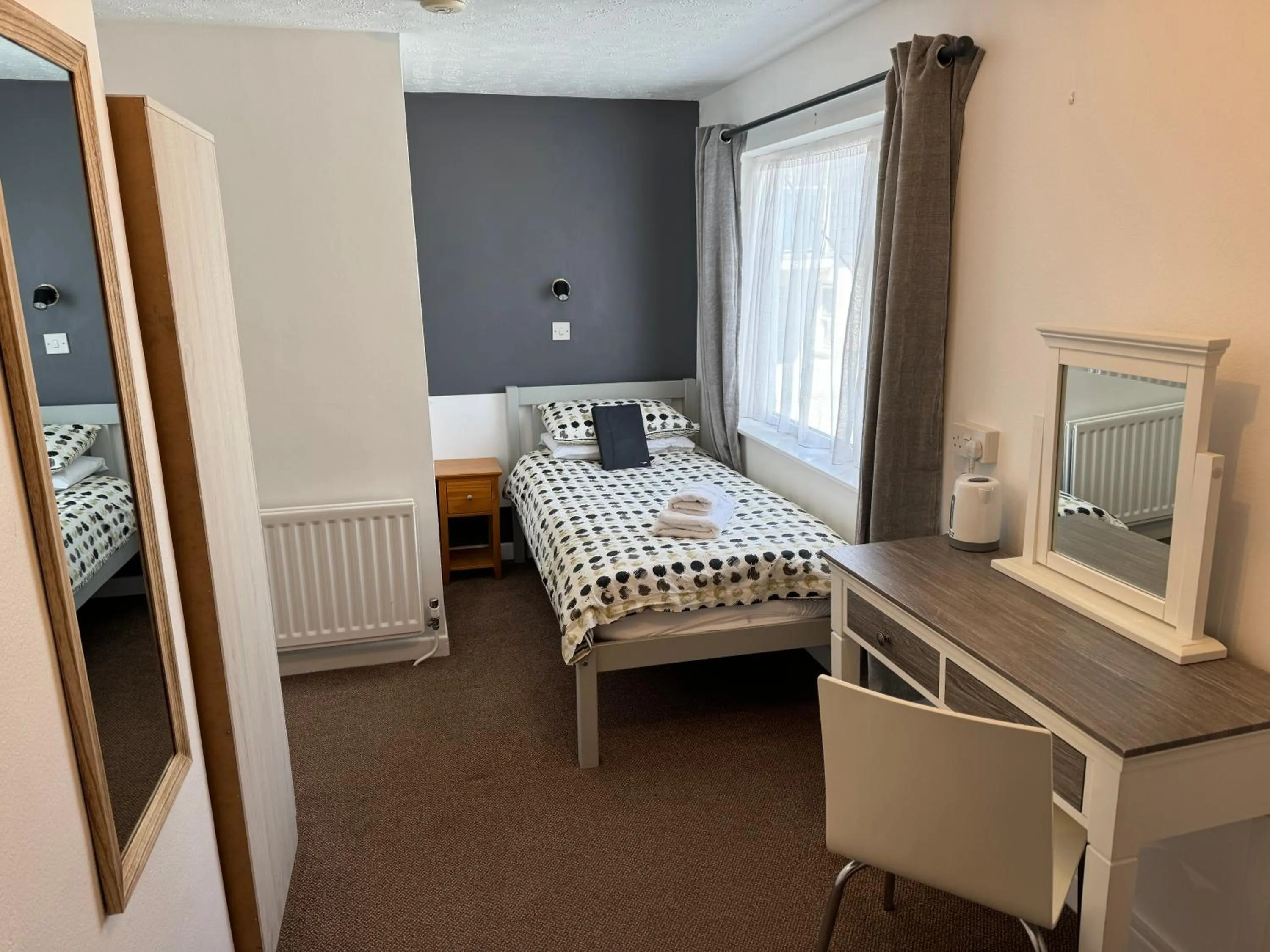 Bedroom, Bed in St Georges Guest House