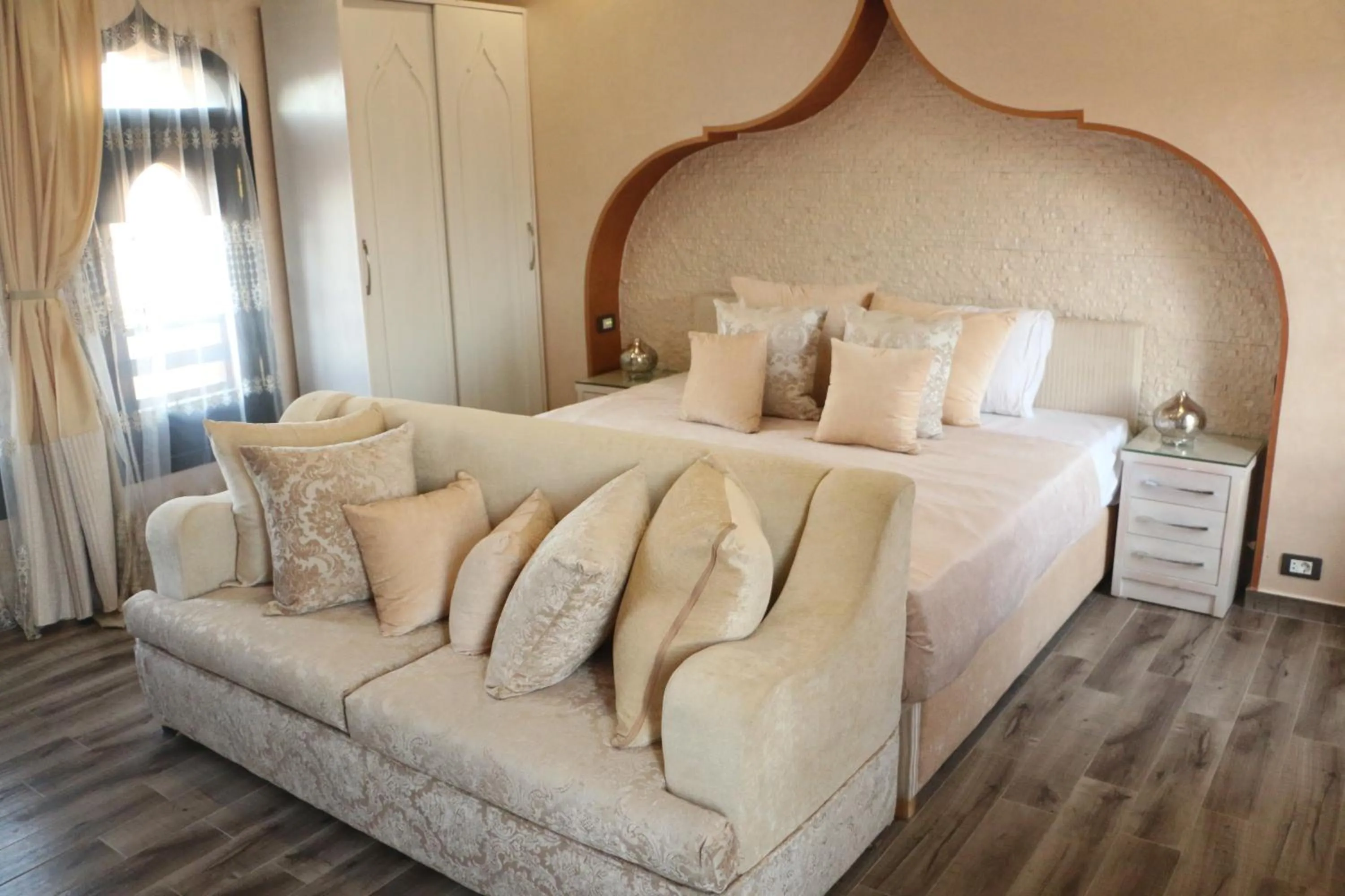 Photo of the whole room, Bed in Casa D'or Dahab