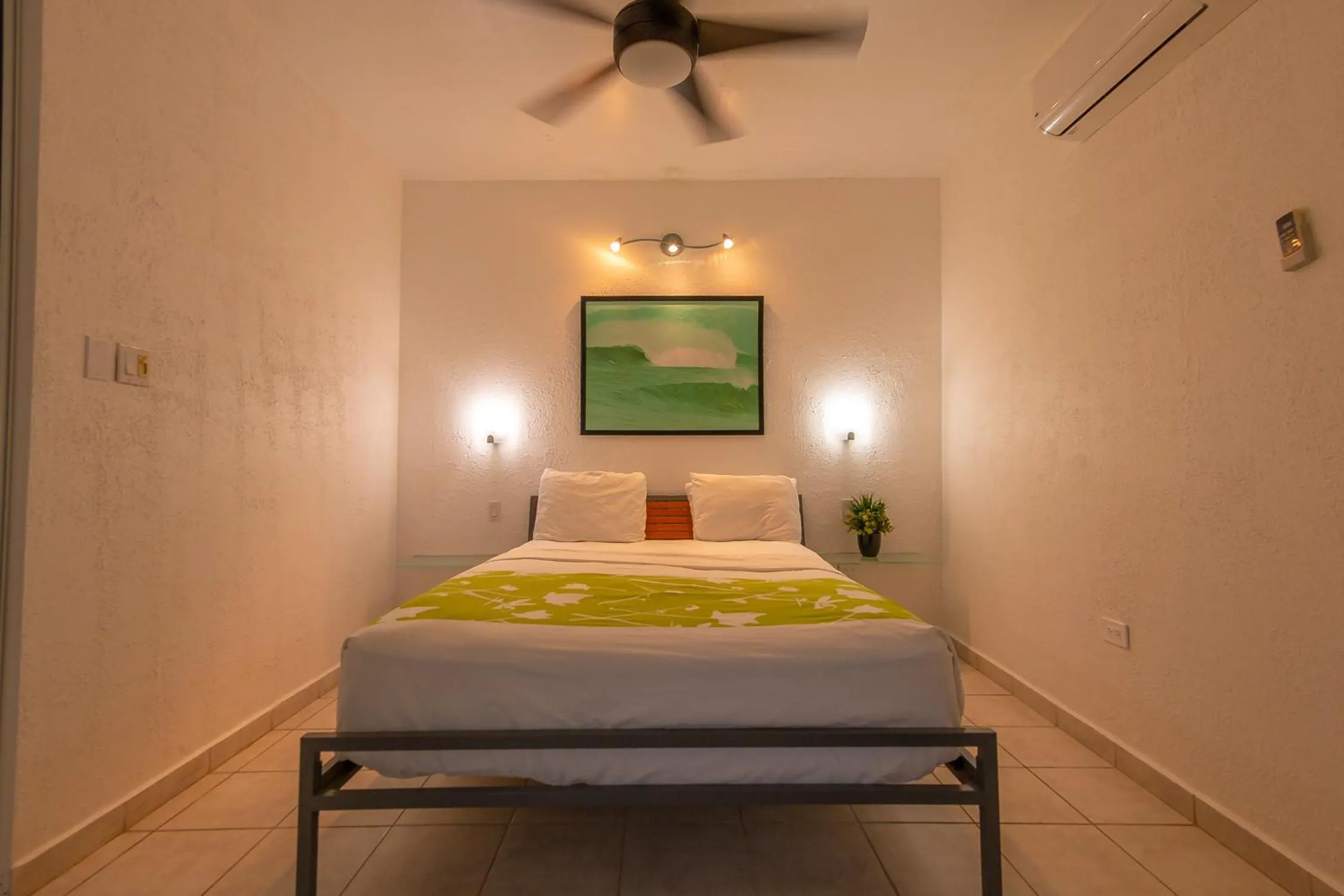 Photo of the whole room, Bed in Casa Verde Hotel - Steps to the Beach, Pool, Restaurant & Bar