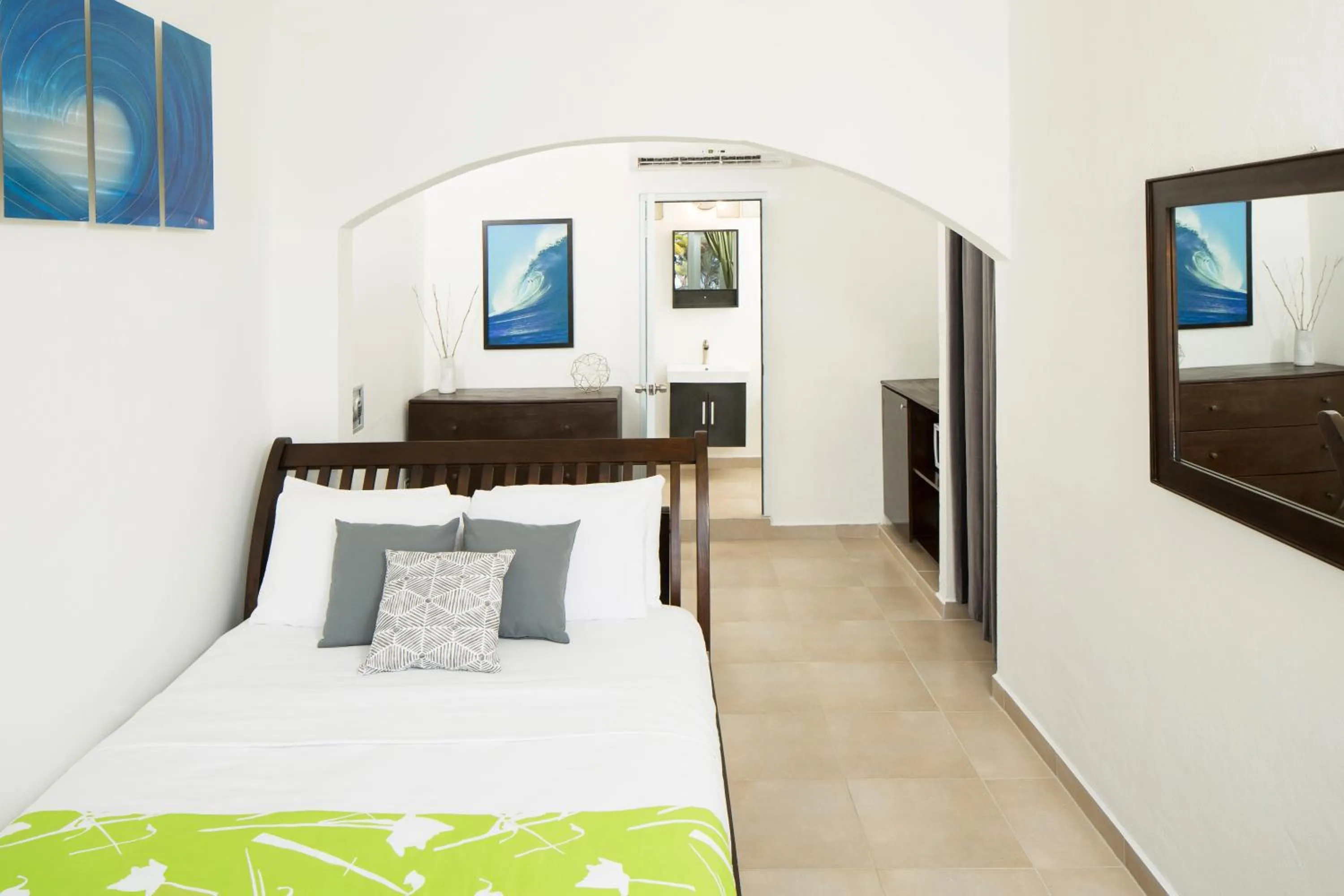 Photo of the whole room, Bed in Casa Verde Hotel - Steps to the Beach, Pool, Restaurant & Bar