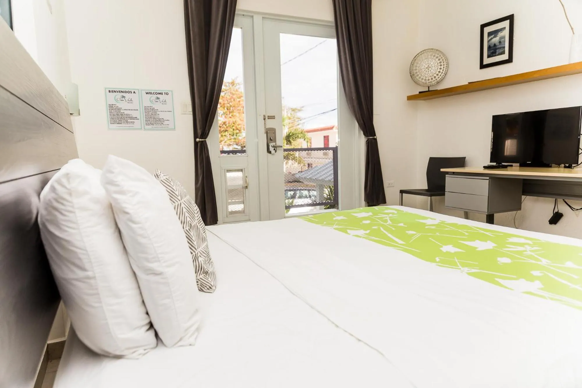 Bedroom, Bed in Casa Verde Hotel - Steps to the Beach, Pool, Restaurant & Bar