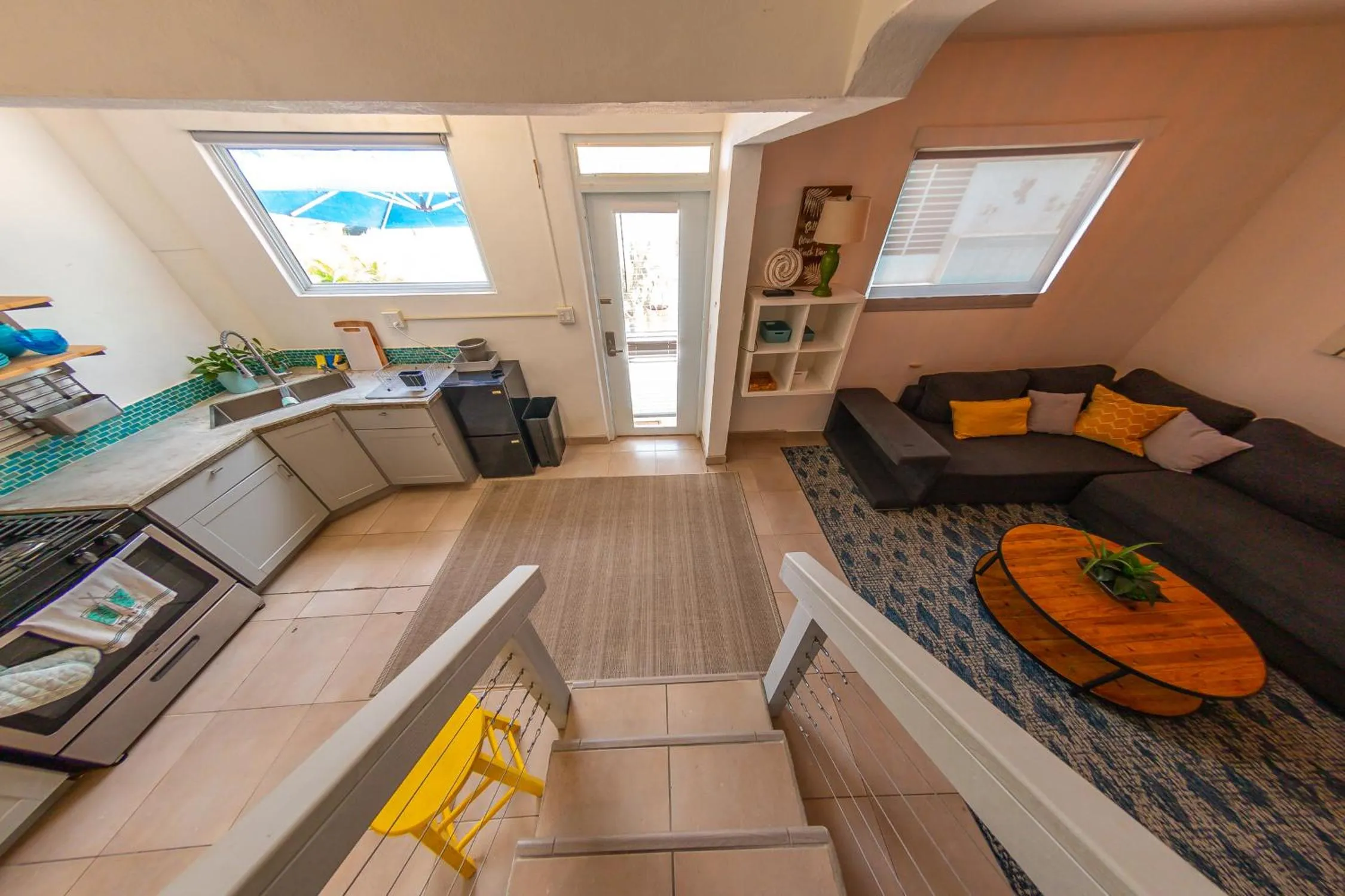 Kitchen or kitchenette in Casa Verde Hotel - Steps to the Beach, Pool, Restaurant & Bar