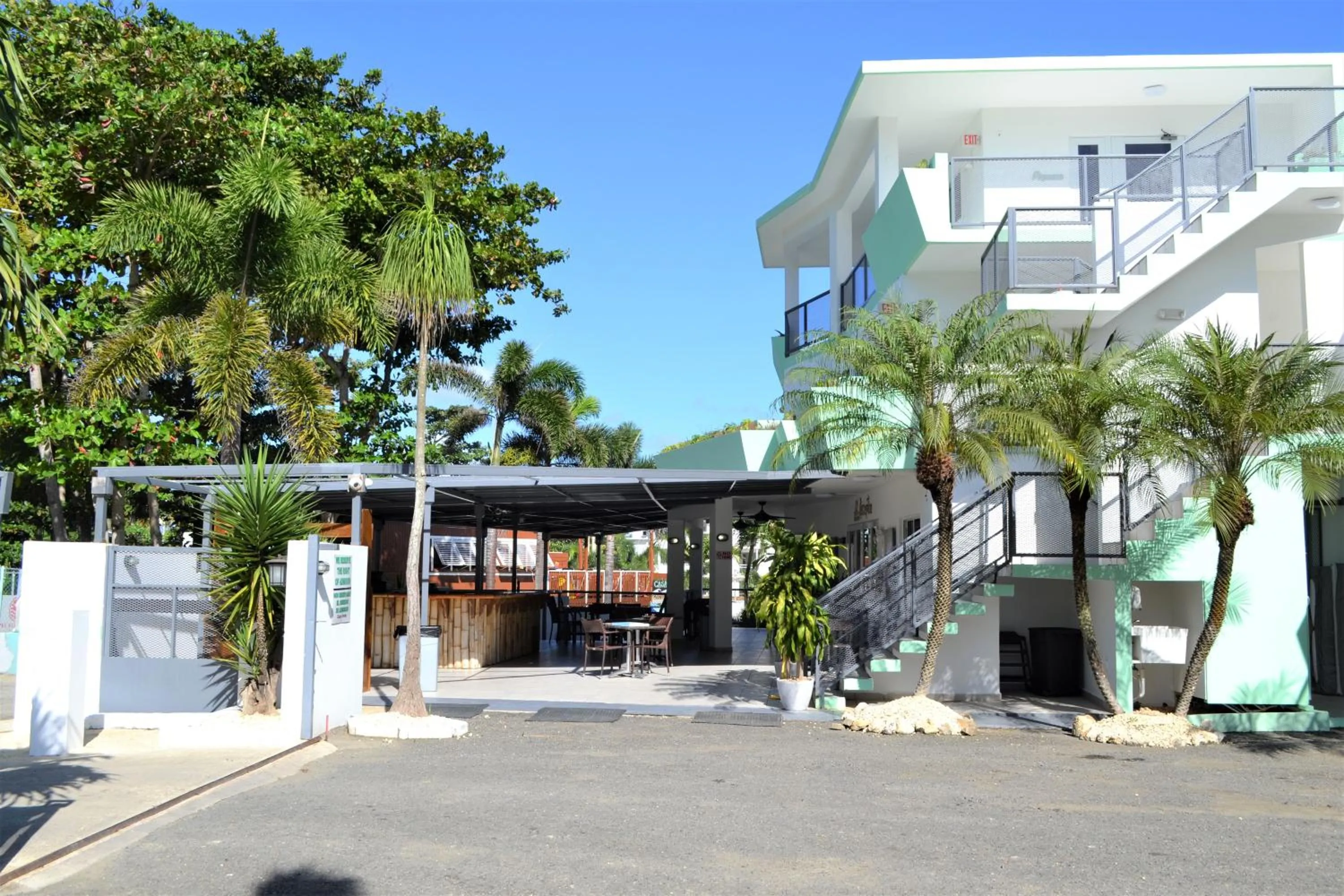 Property building in Casa Verde Hotel - Steps to the Beach, Pool, Restaurant & Bar