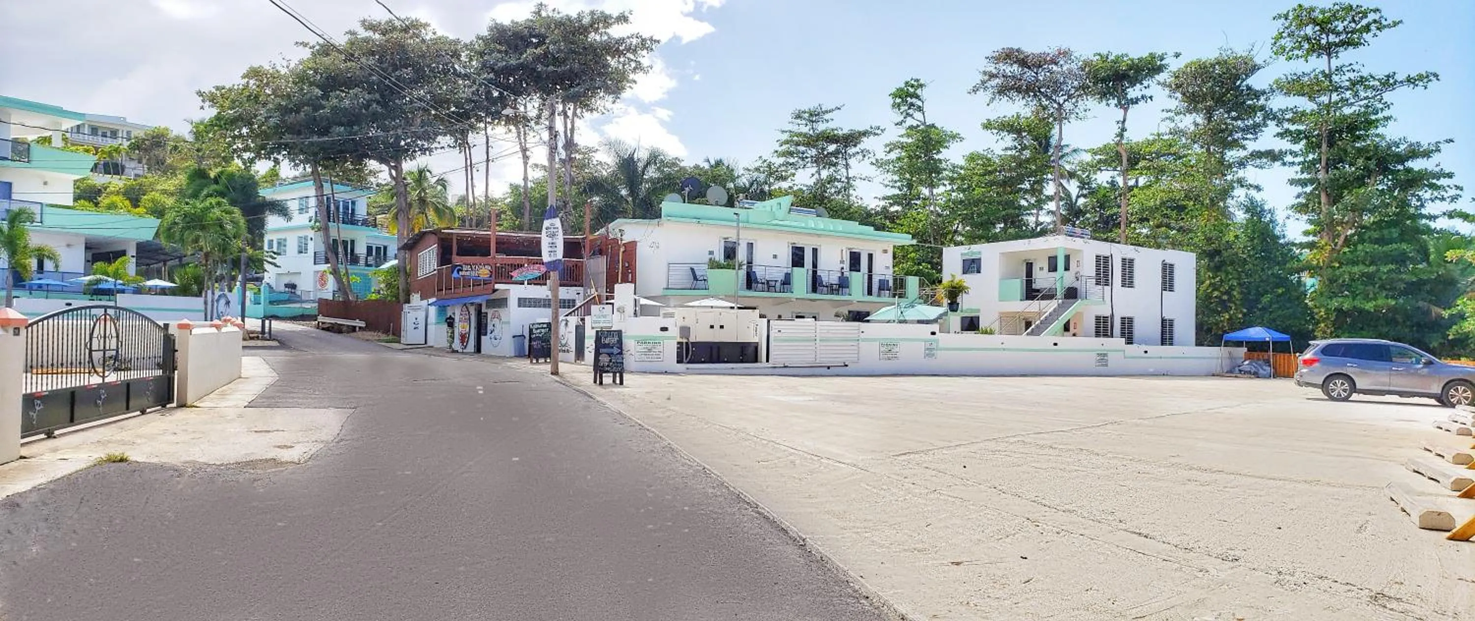 Property building in Casa Verde Hotel - Steps to the Beach, Pool, Restaurant & Bar