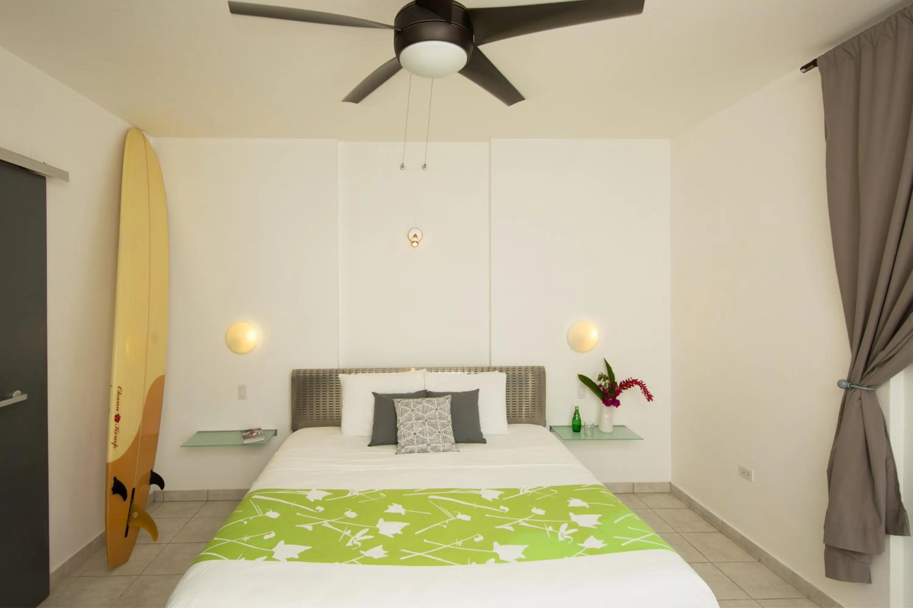 Photo of the whole room, Bed in Casa Verde Hotel - Steps to the Beach, Pool, Restaurant & Bar