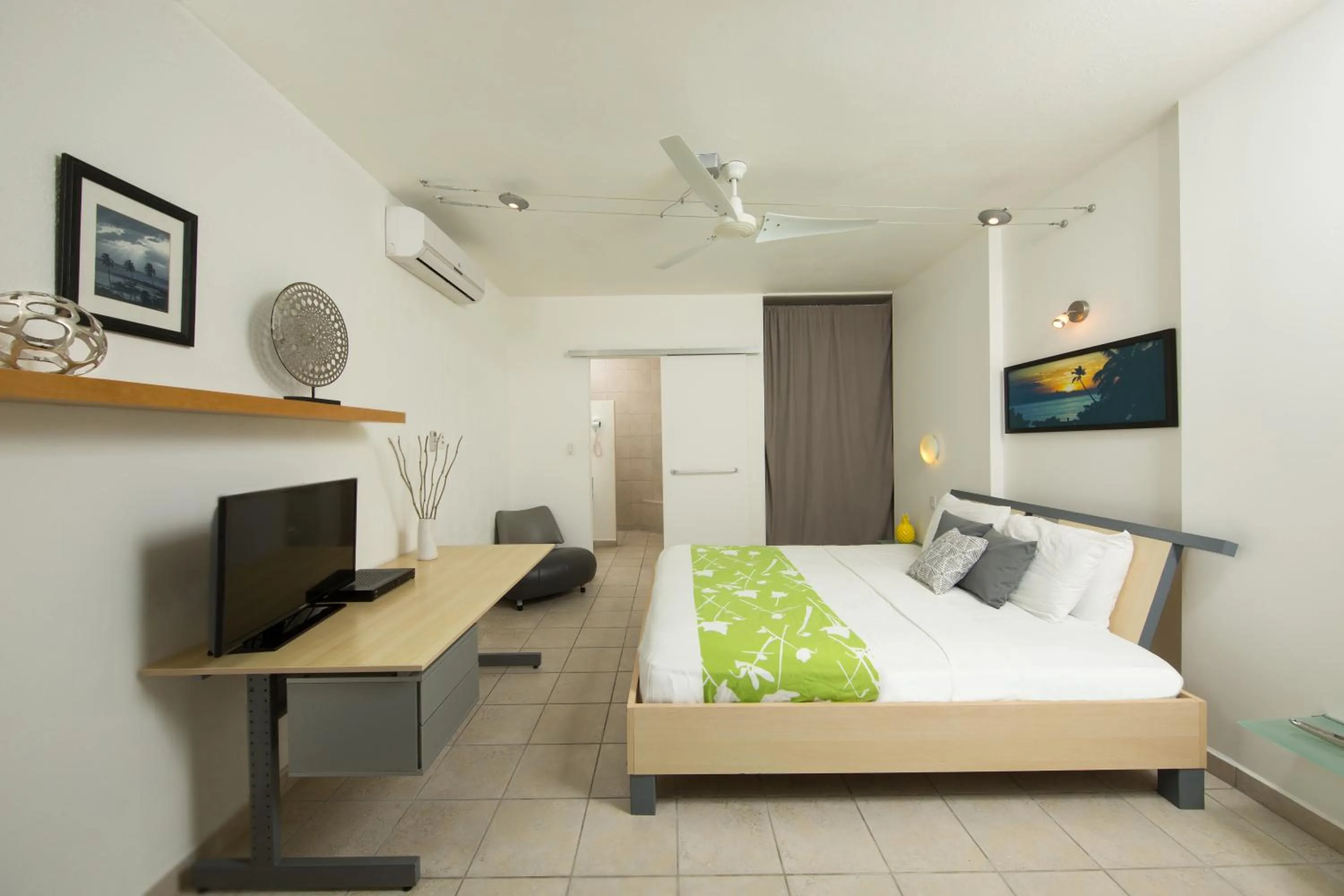 Photo of the whole room, Bed in Casa Verde Hotel - Steps to the Beach, Pool, Restaurant & Bar