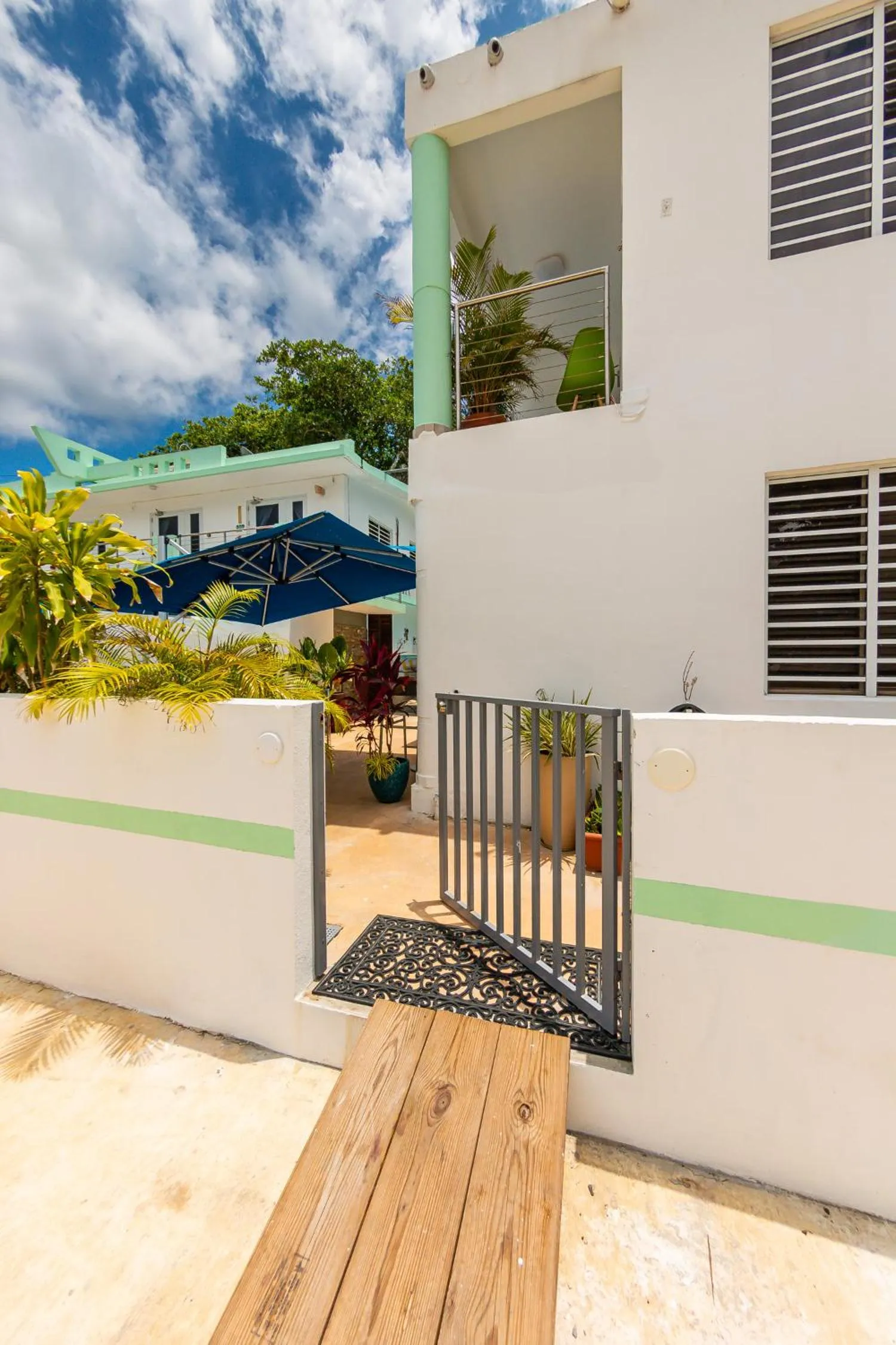 Property building in Casa Verde Hotel - Steps to the Beach, Pool, Restaurant & Bar