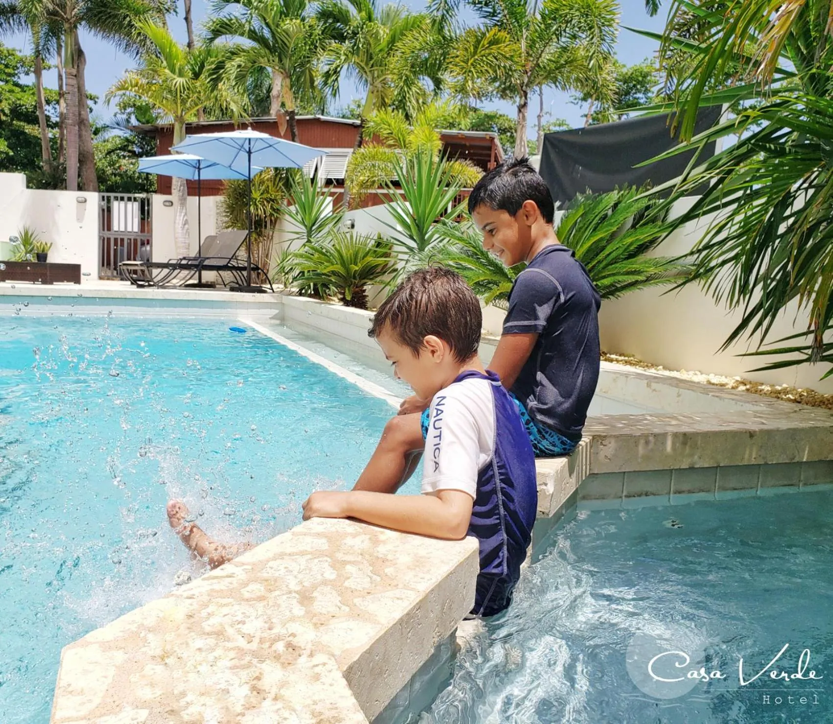 Swimming pool in Casa Verde Hotel - Steps to the Beach, Pool, Restaurant & Bar
