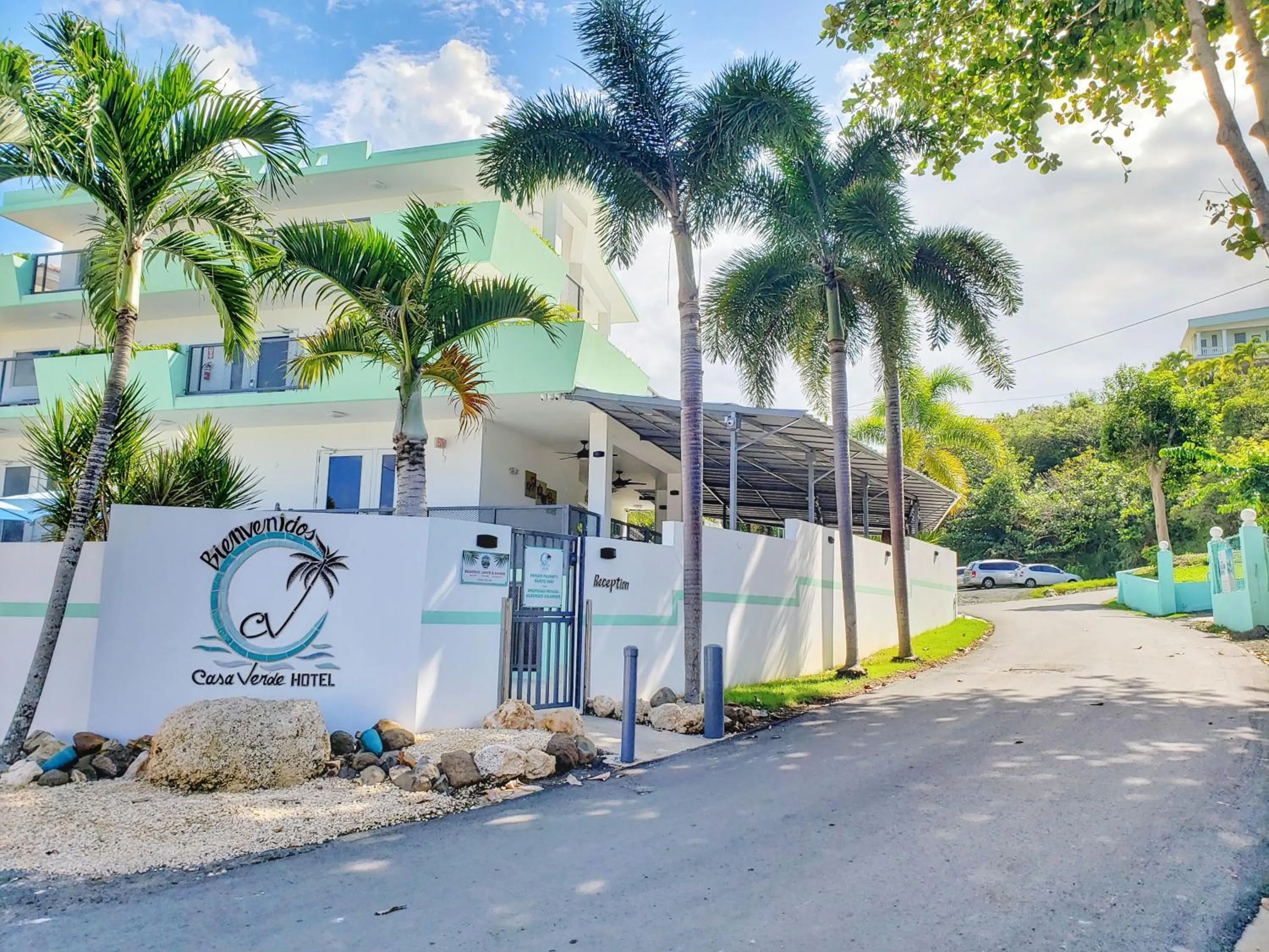 Property building in Casa Verde Hotel - Steps to the Beach, Pool, Restaurant & Bar