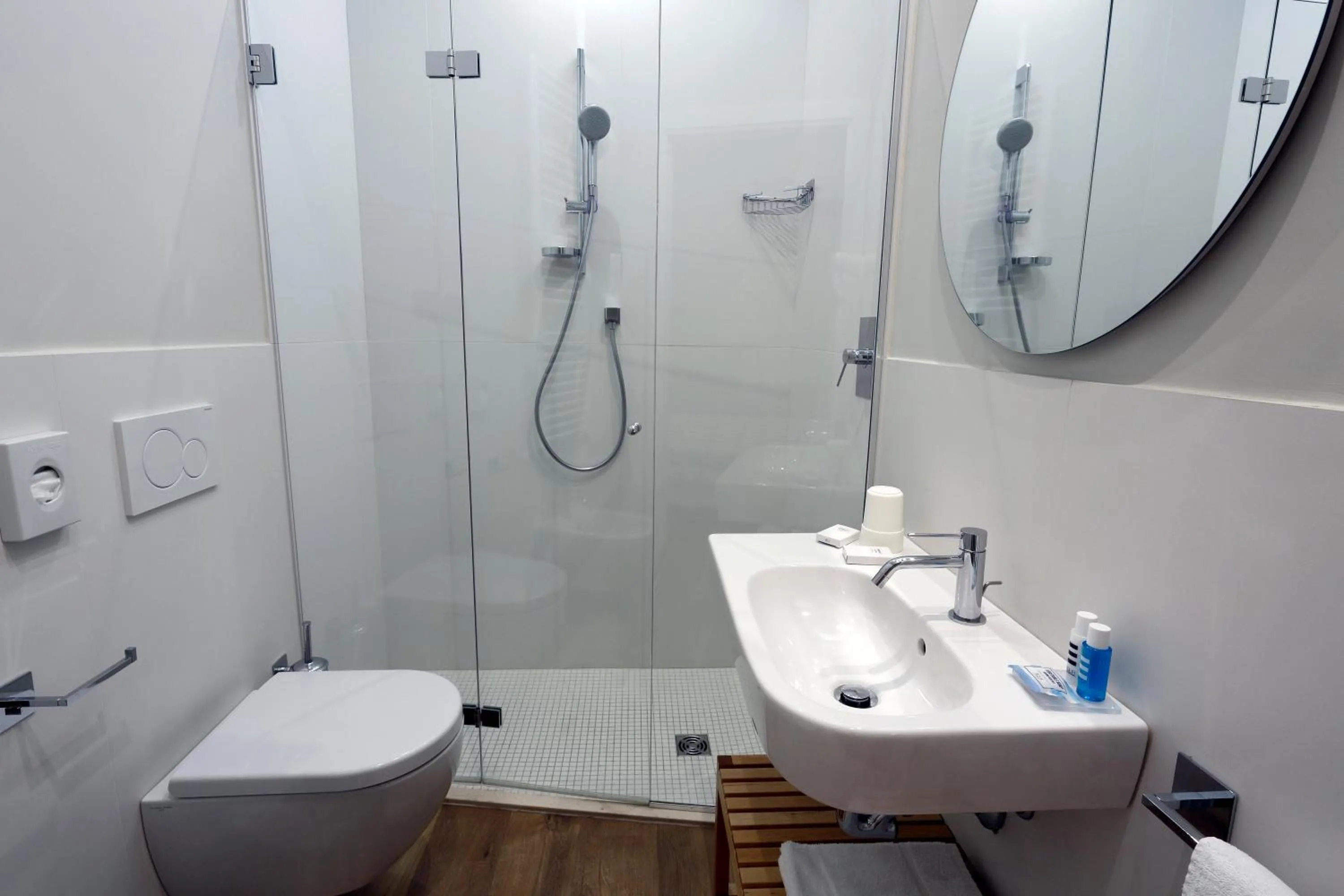 Shower in Hotel Aurea